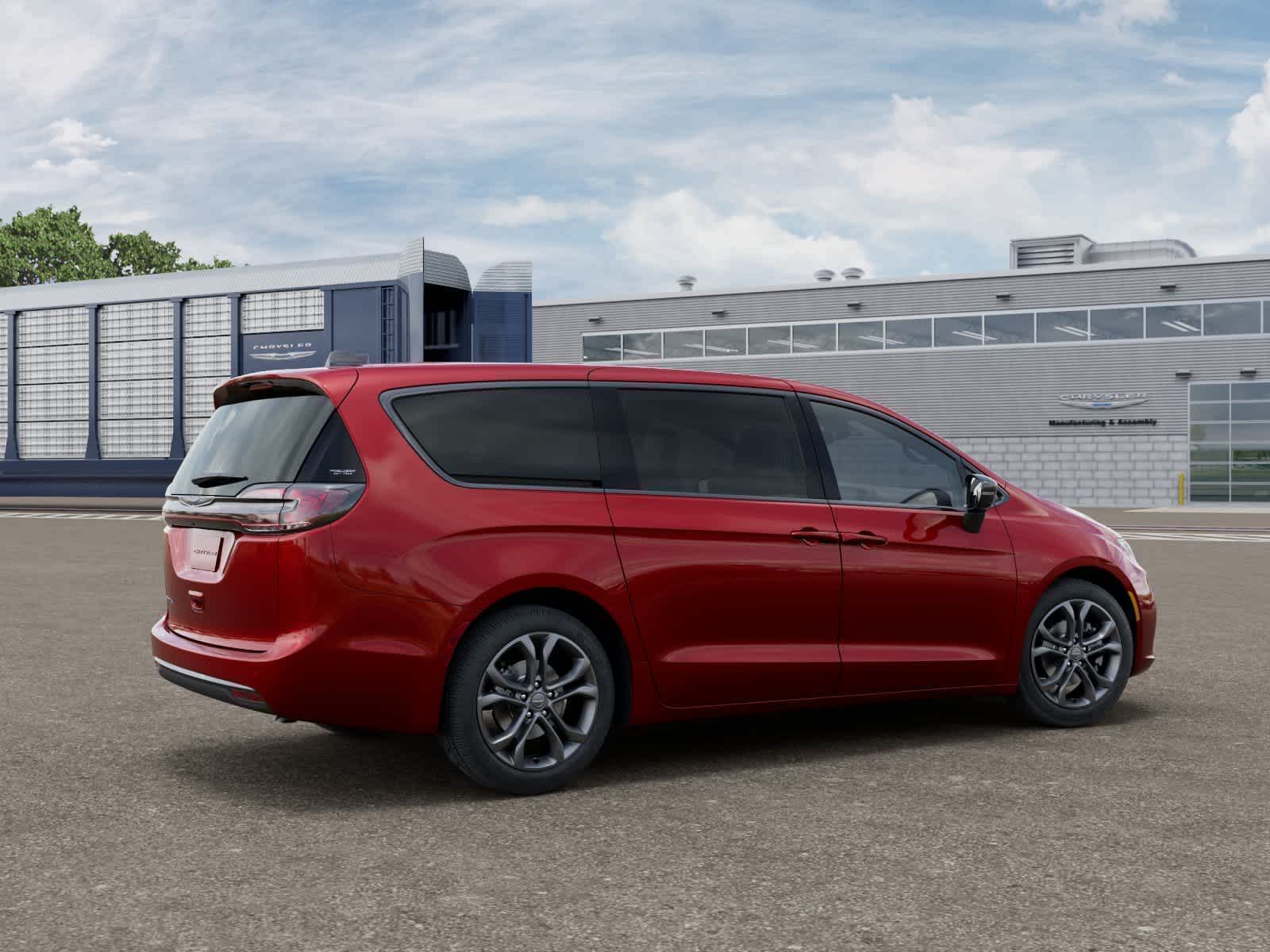 Thumbnail: 2026 Chrysler Pacifica - 4