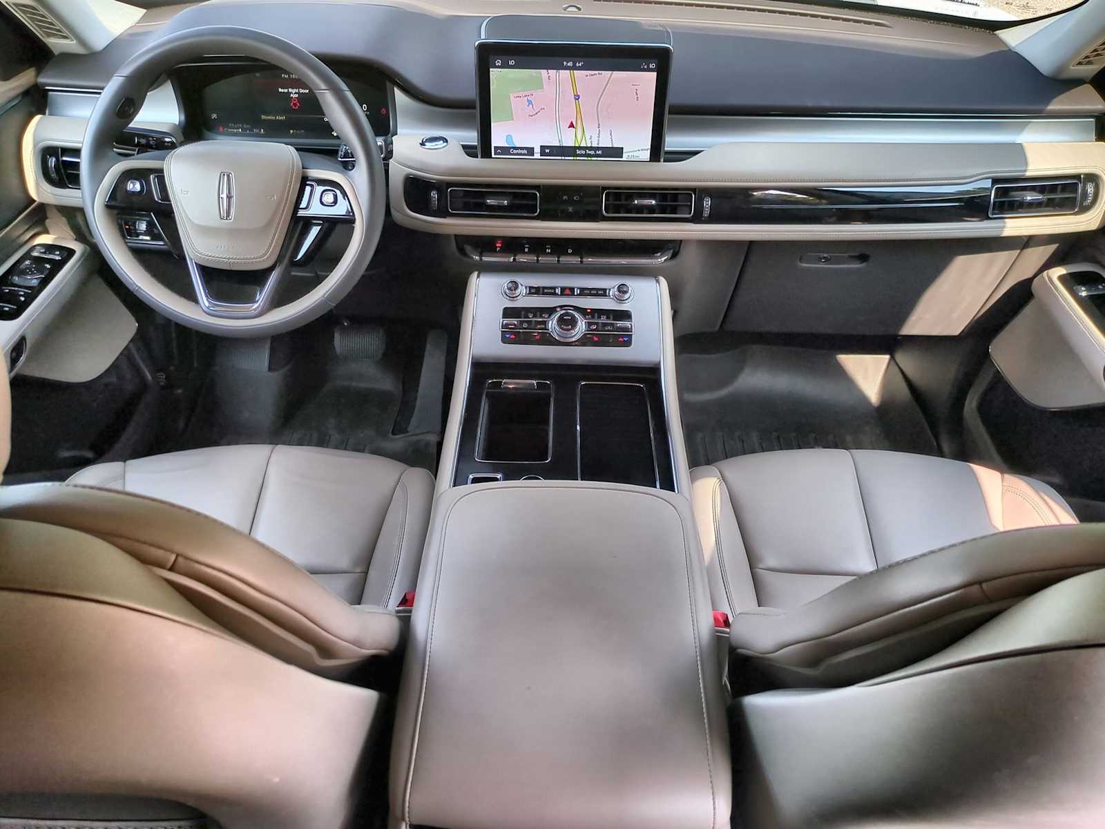 Thumbnail: 2023 Lincoln Aviator - 16