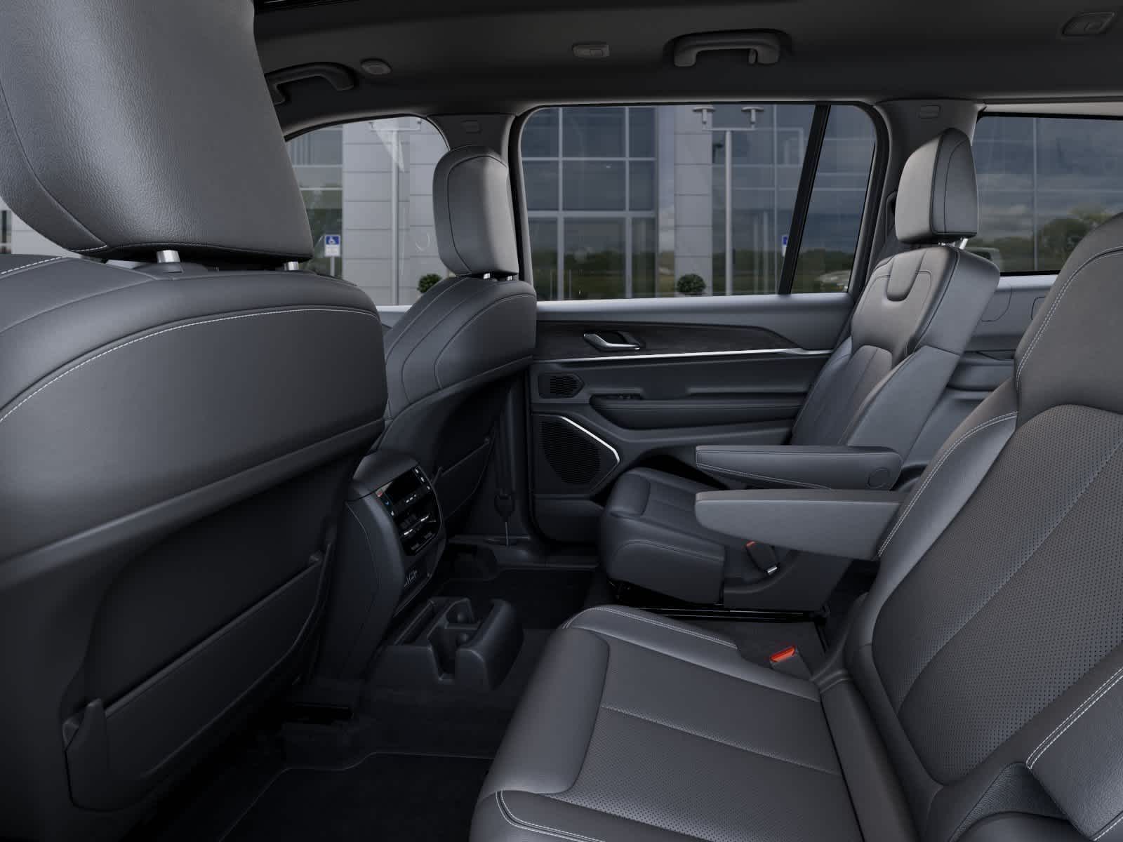 Thumbnail: 2026 Jeep Grand Cherokee L - 10