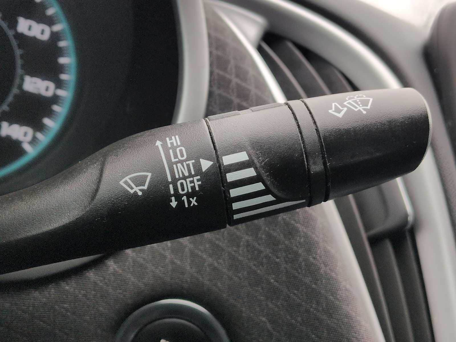 Thumbnail: 2023 Chevrolet Malibu - 32