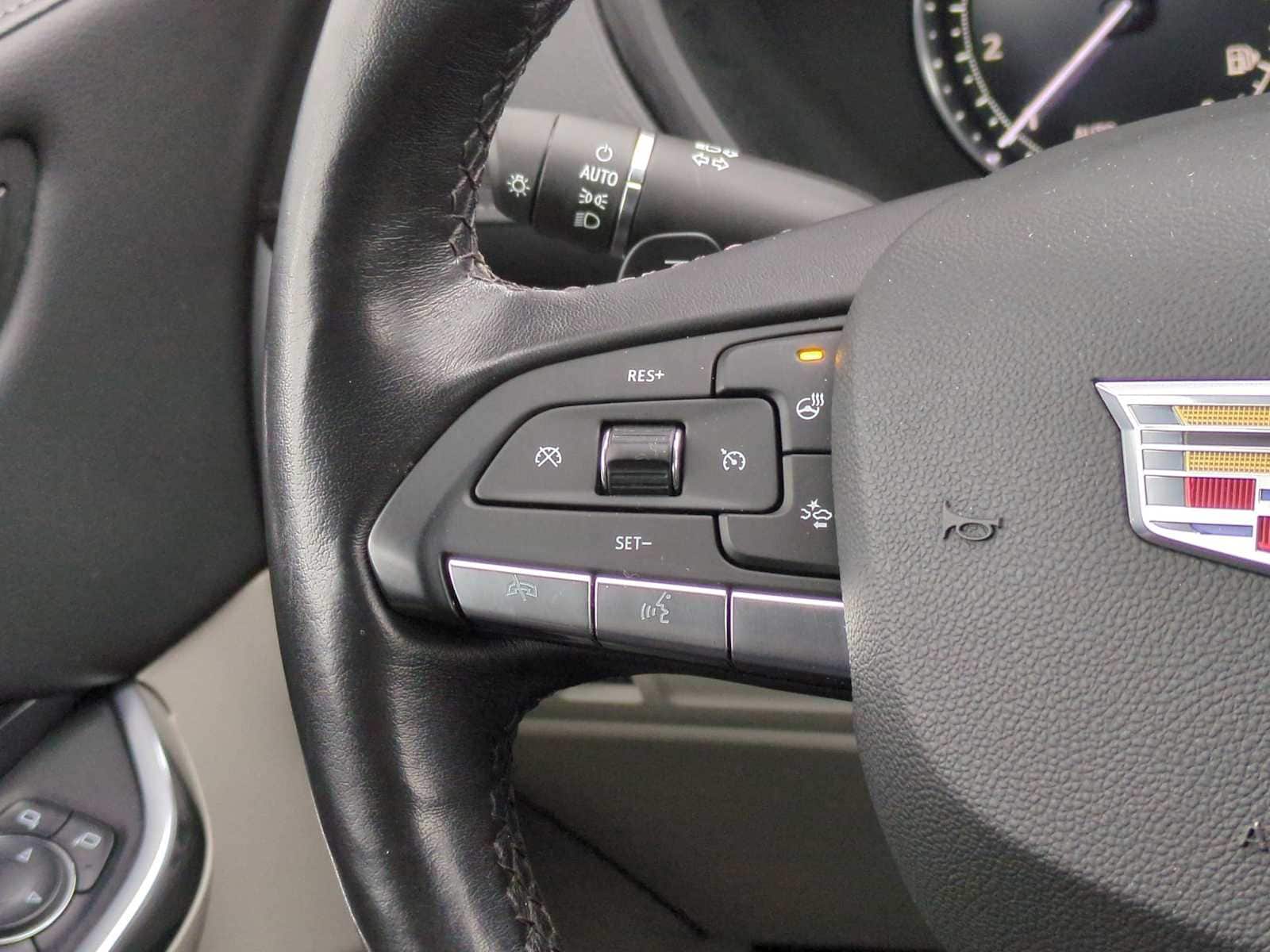 Thumbnail: 2022 Cadillac XT4 - 23