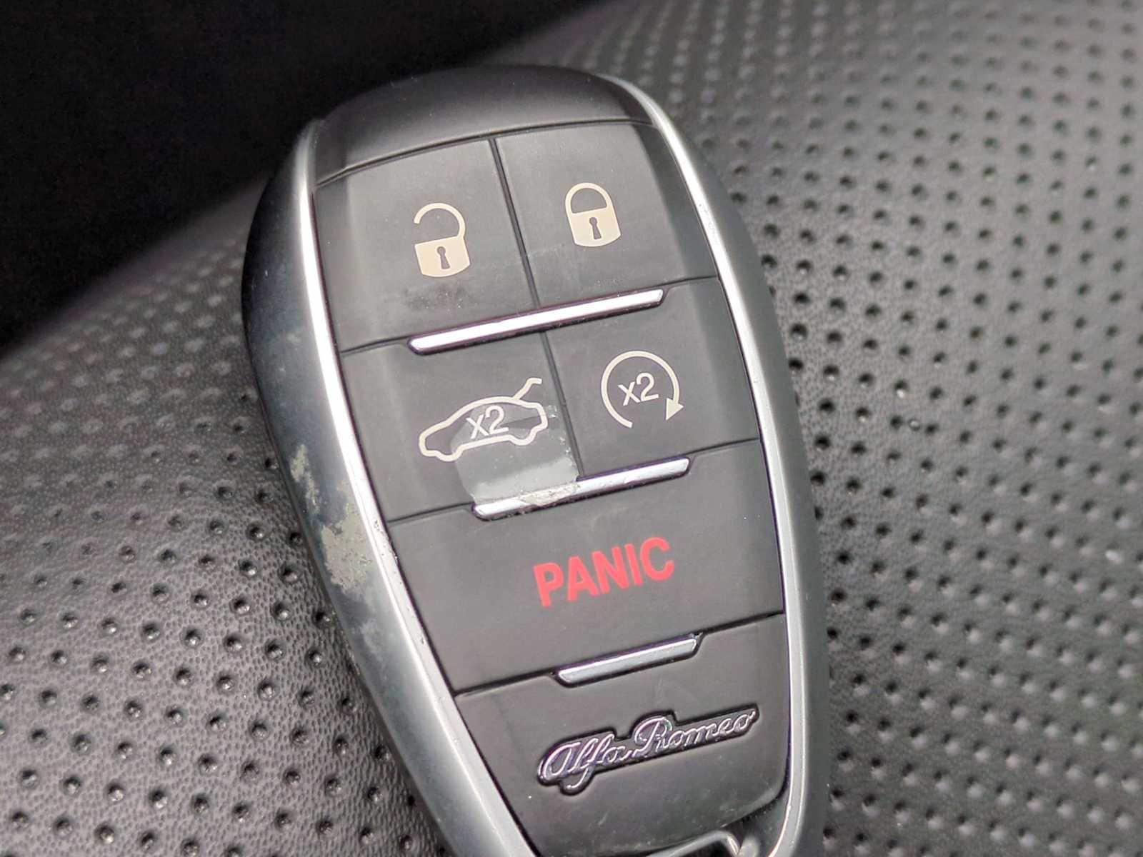 Thumbnail: 2025 Alfa Romeo Tonale - 36