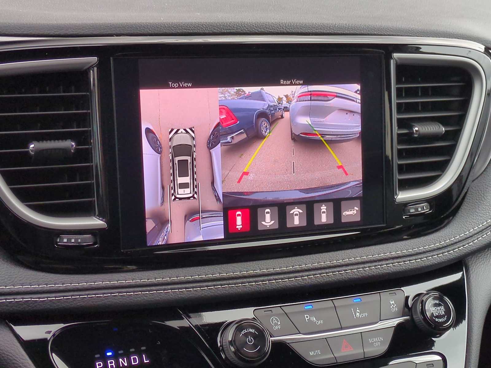 Thumbnail: 2026 Chrysler Pacifica - 28