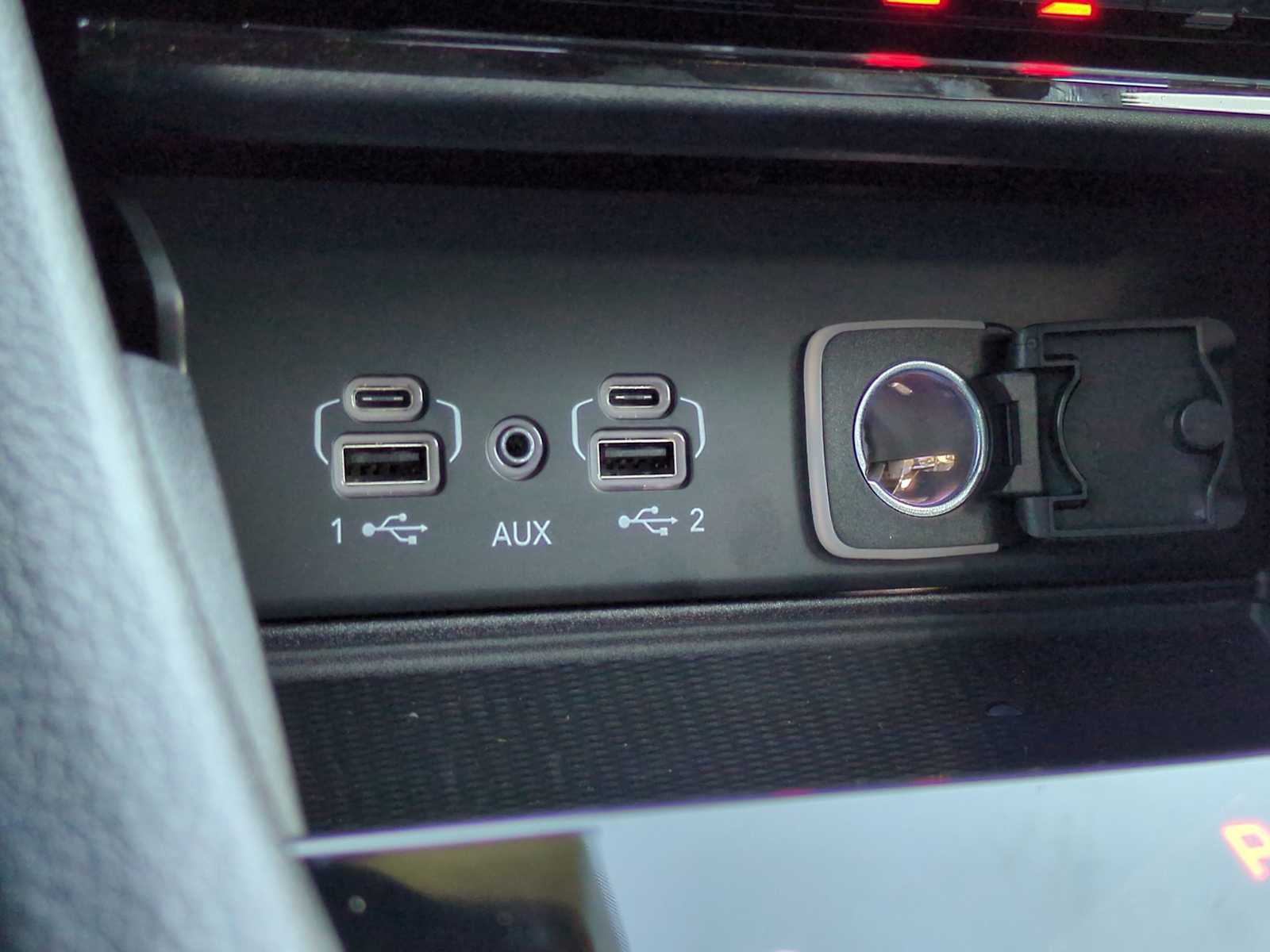 Thumbnail: 2025 Jeep Grand Cherokee - 33