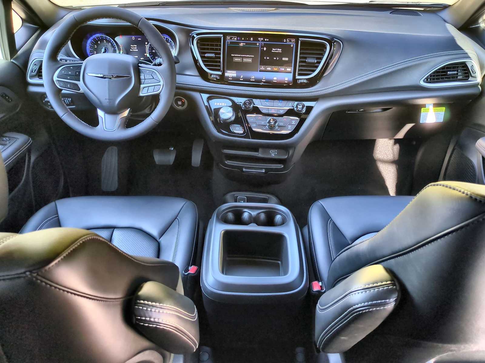 Thumbnail: 2026 Chrysler Pacifica - 15