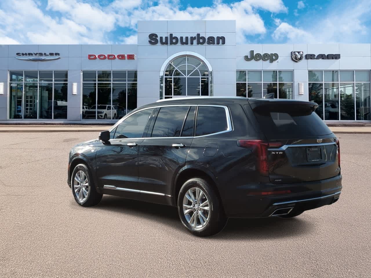 Thumbnail: 2024 Cadillac XT6 - 6