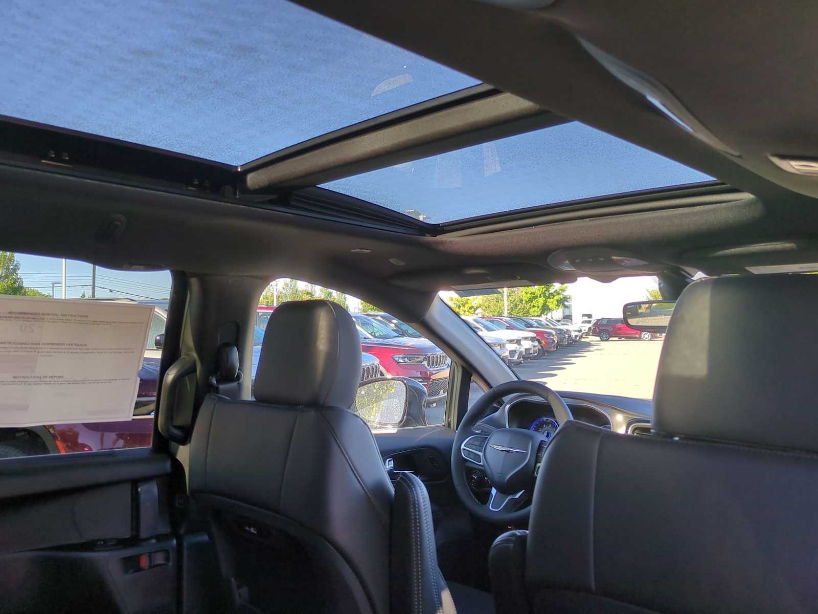 Thumbnail: 2026 Chrysler Pacifica - 22