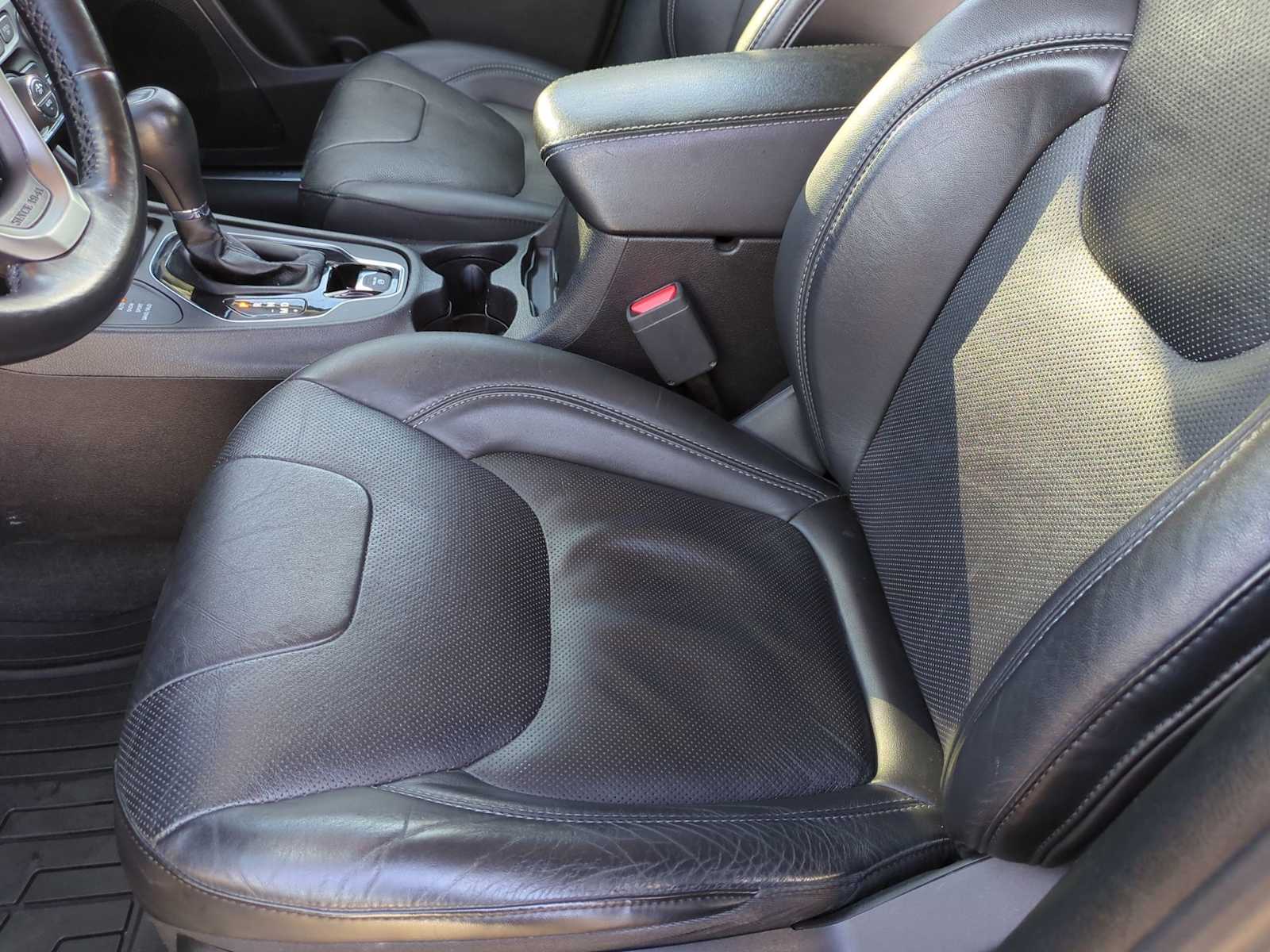 Thumbnail: 2020 Jeep Cherokee - 17