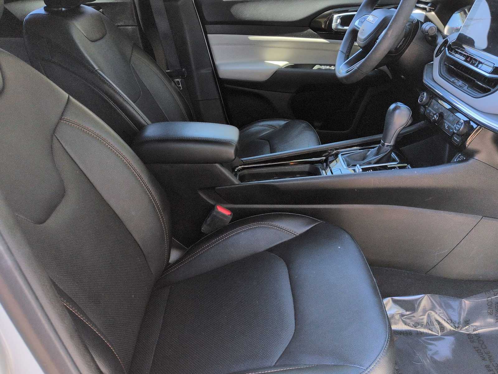 Thumbnail: 2023 Jeep Compass - 22