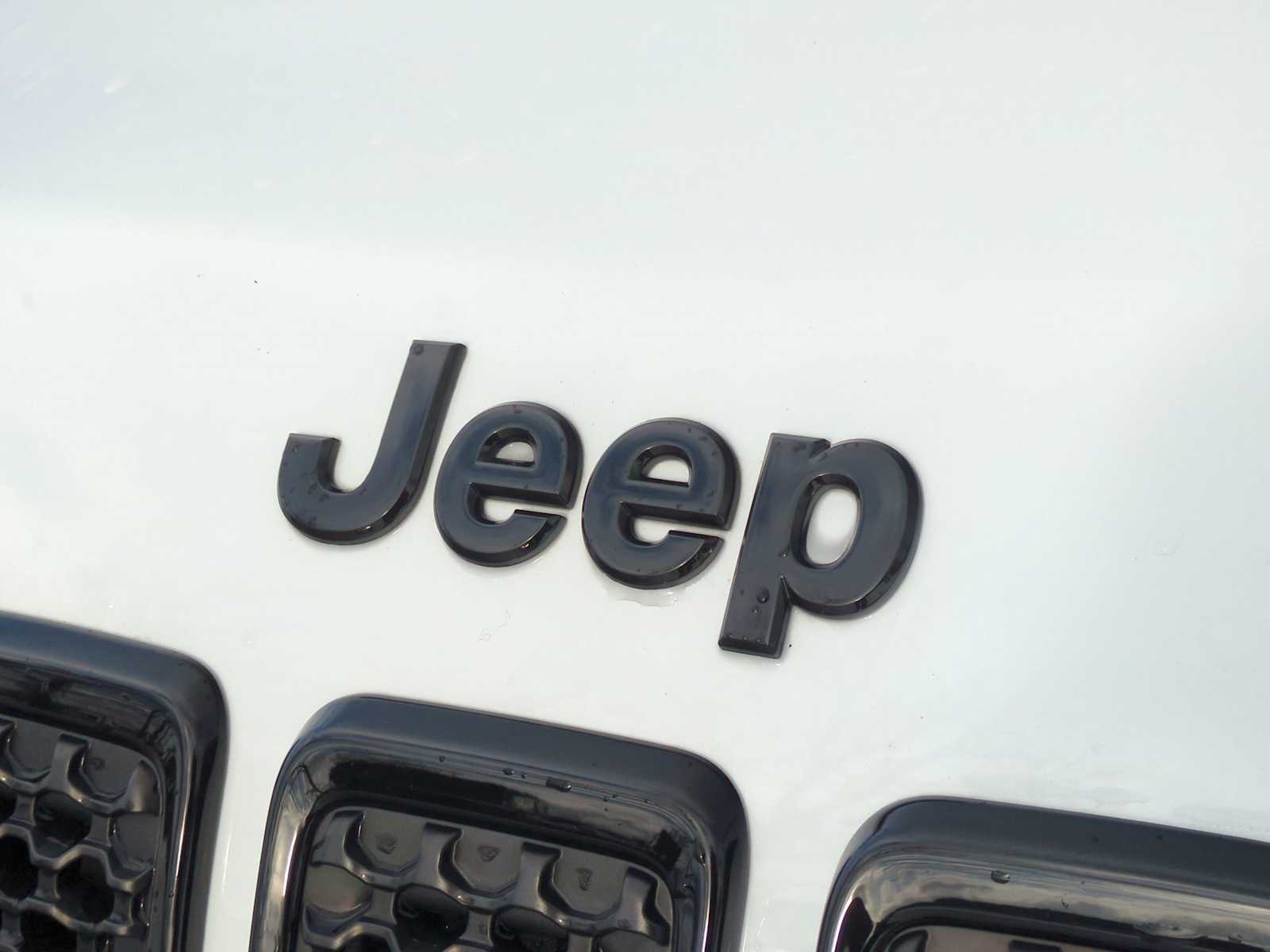 Thumbnail: 2023 Jeep Cherokee - 12