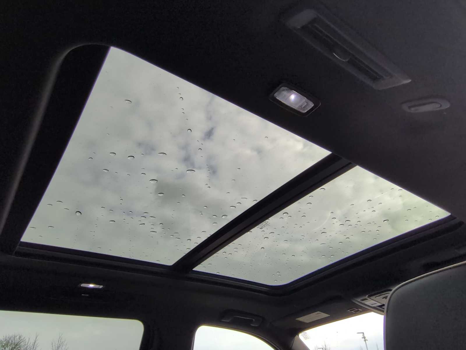 Thumbnail: 2022 GMC Yukon XL - 23