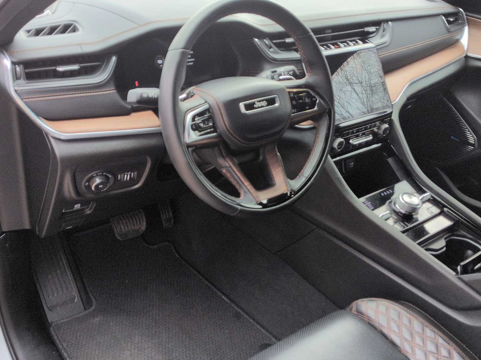 Thumbnail: 2024 Jeep Grand Cherokee L - 10