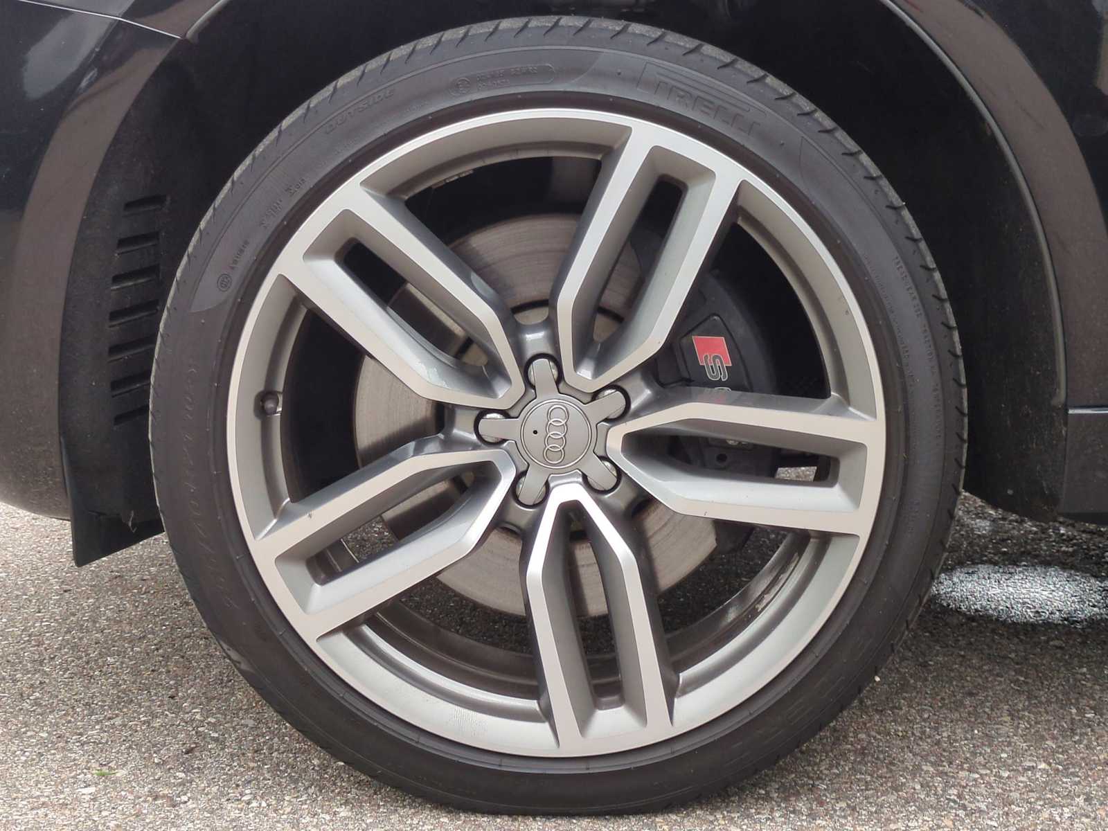 Thumbnail: 2015 Audi SQ5 - 14