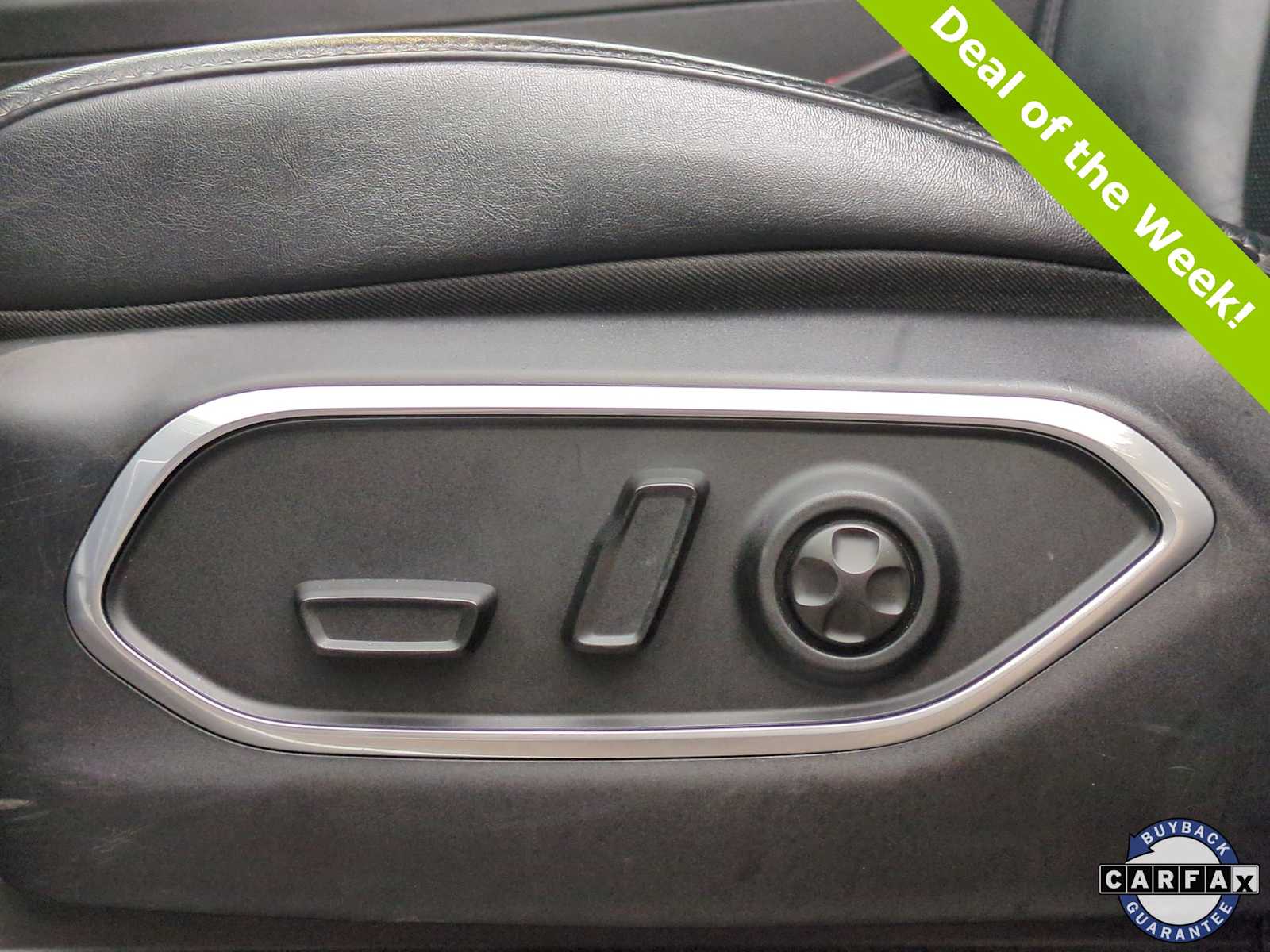 Thumbnail: 2024 Jeep Wagoneer - 17