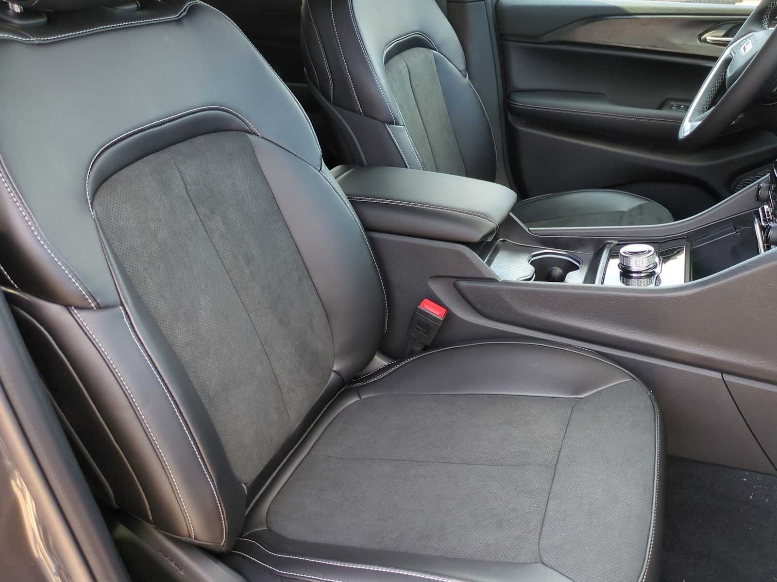 Thumbnail: 2025 Jeep Grand Cherokee - 21