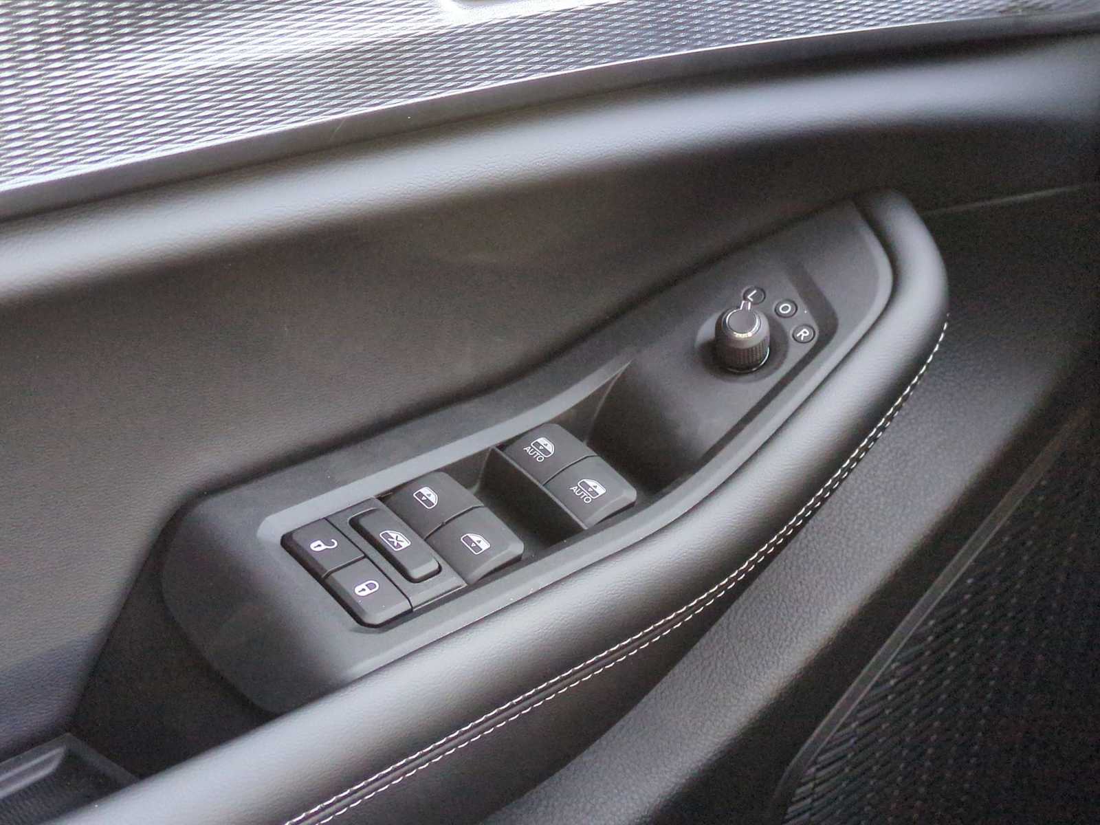 Thumbnail: 2025 Jeep Grand Cherokee - 35