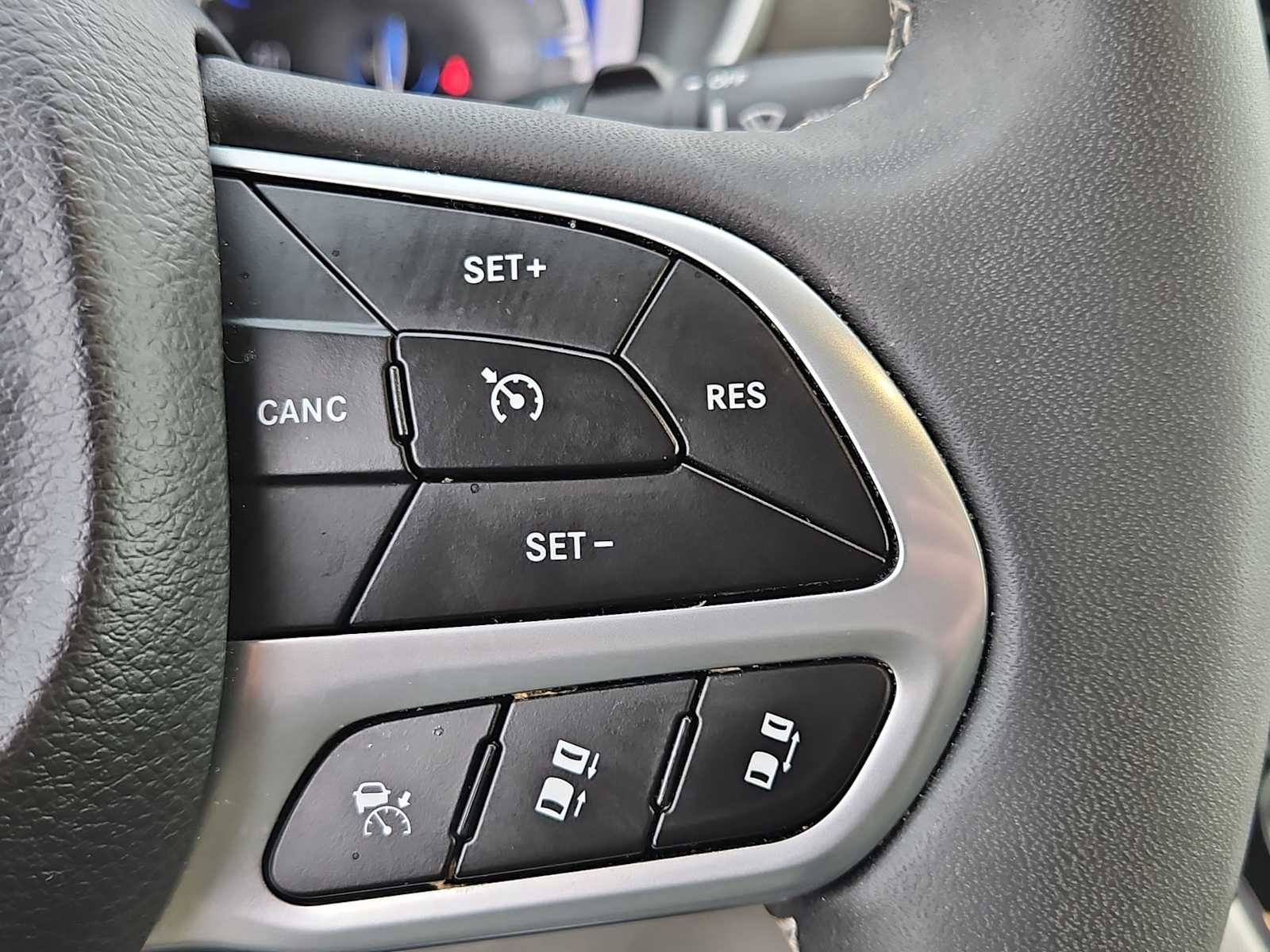 Thumbnail: 2024 Chrysler Pacifica - 30