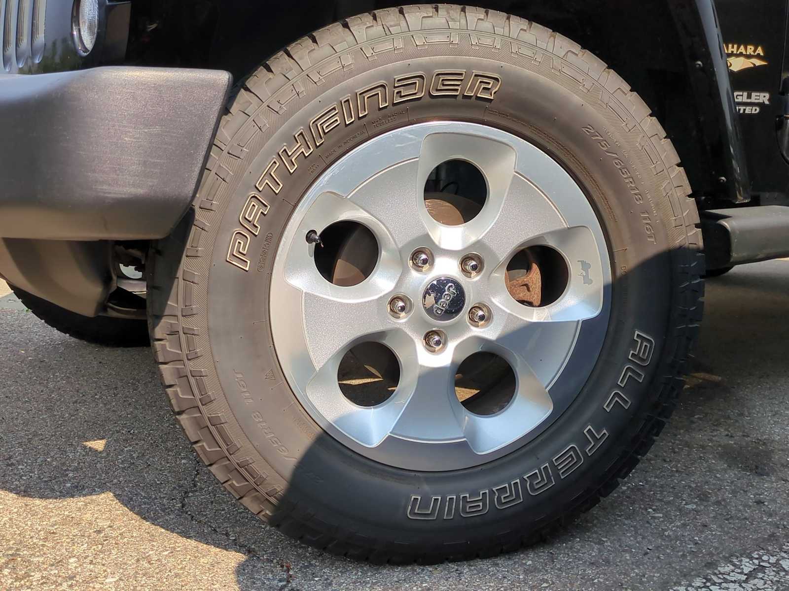 2015 Jeep Wrangler Unlimited Sahara 14