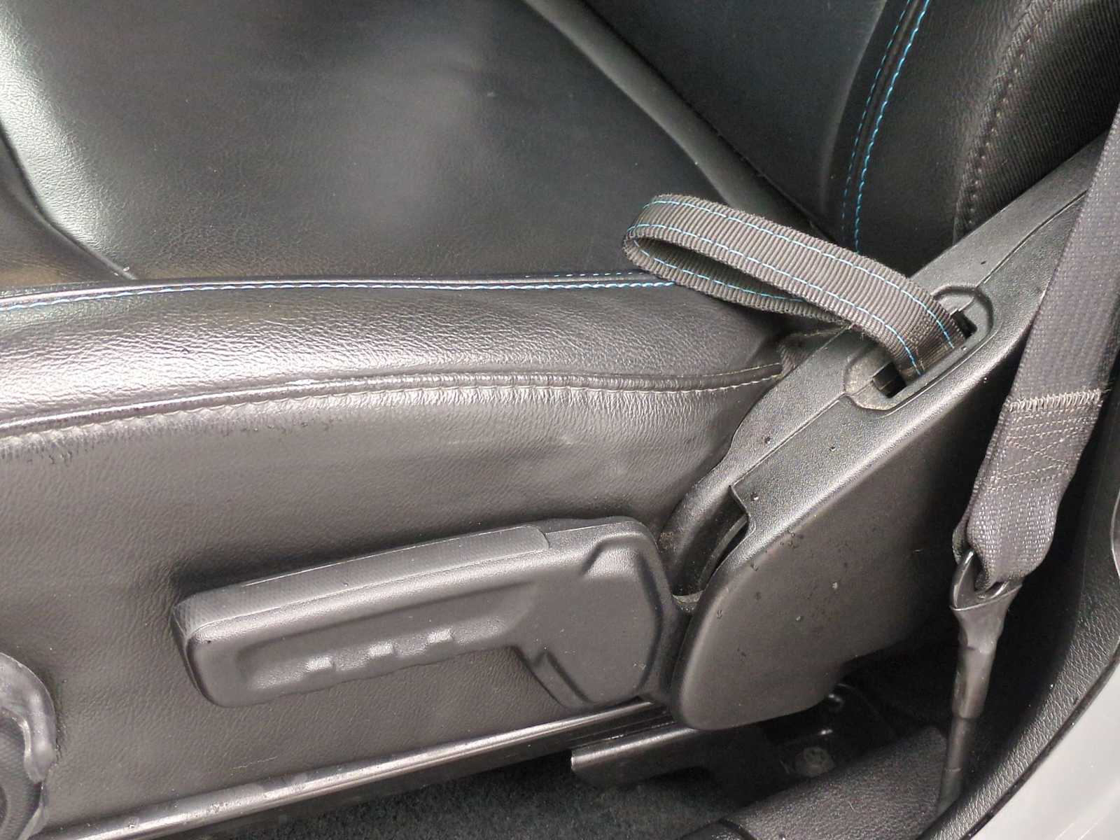 Thumbnail: 2022 Jeep Wrangler - 16