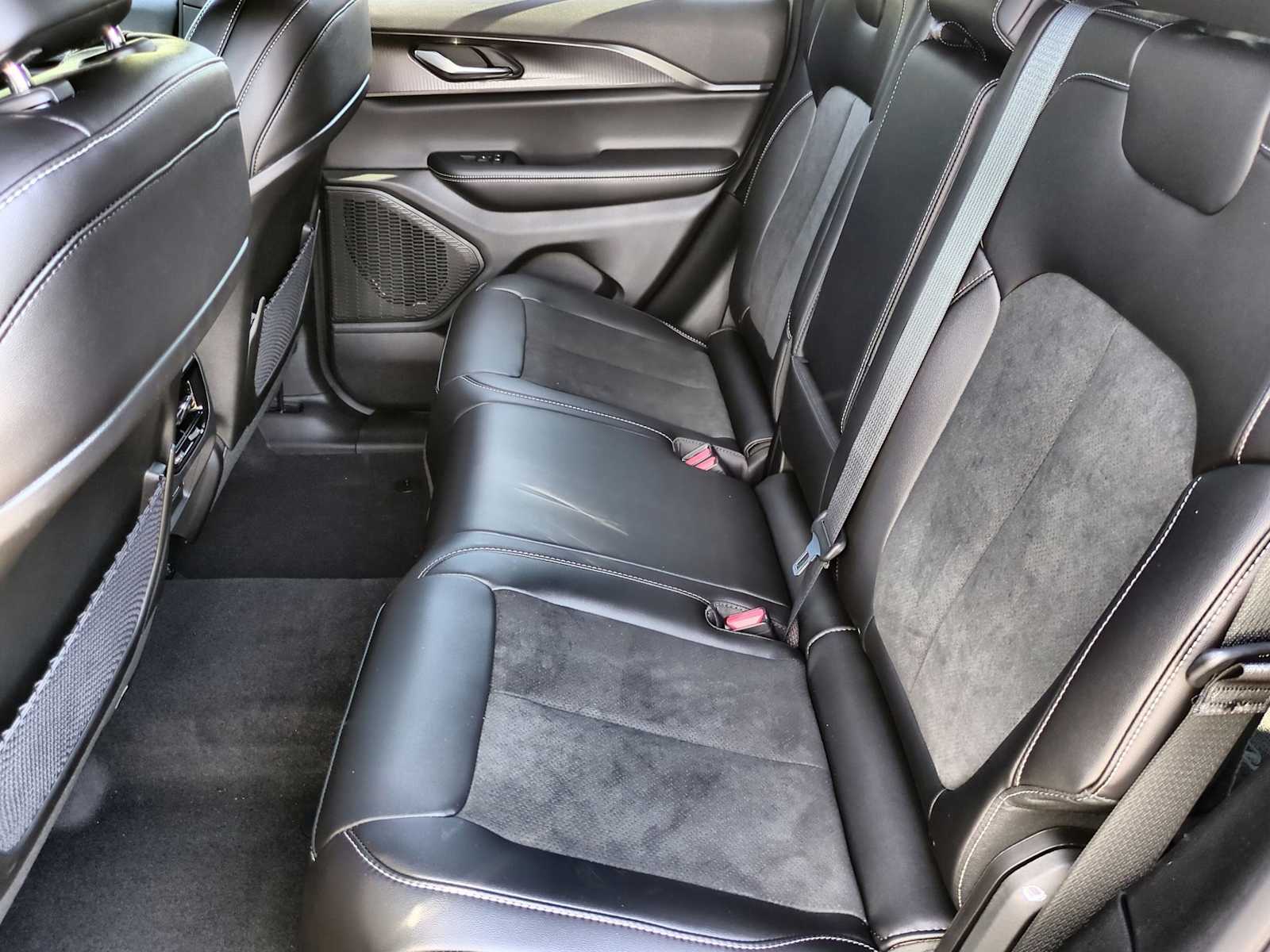 Thumbnail: 2025 Jeep Grand Cherokee - 19