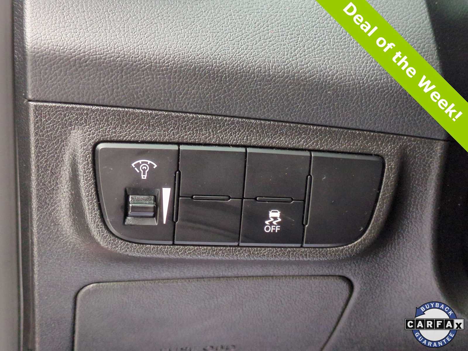 Thumbnail: 2017 Hyundai Veloster - 39