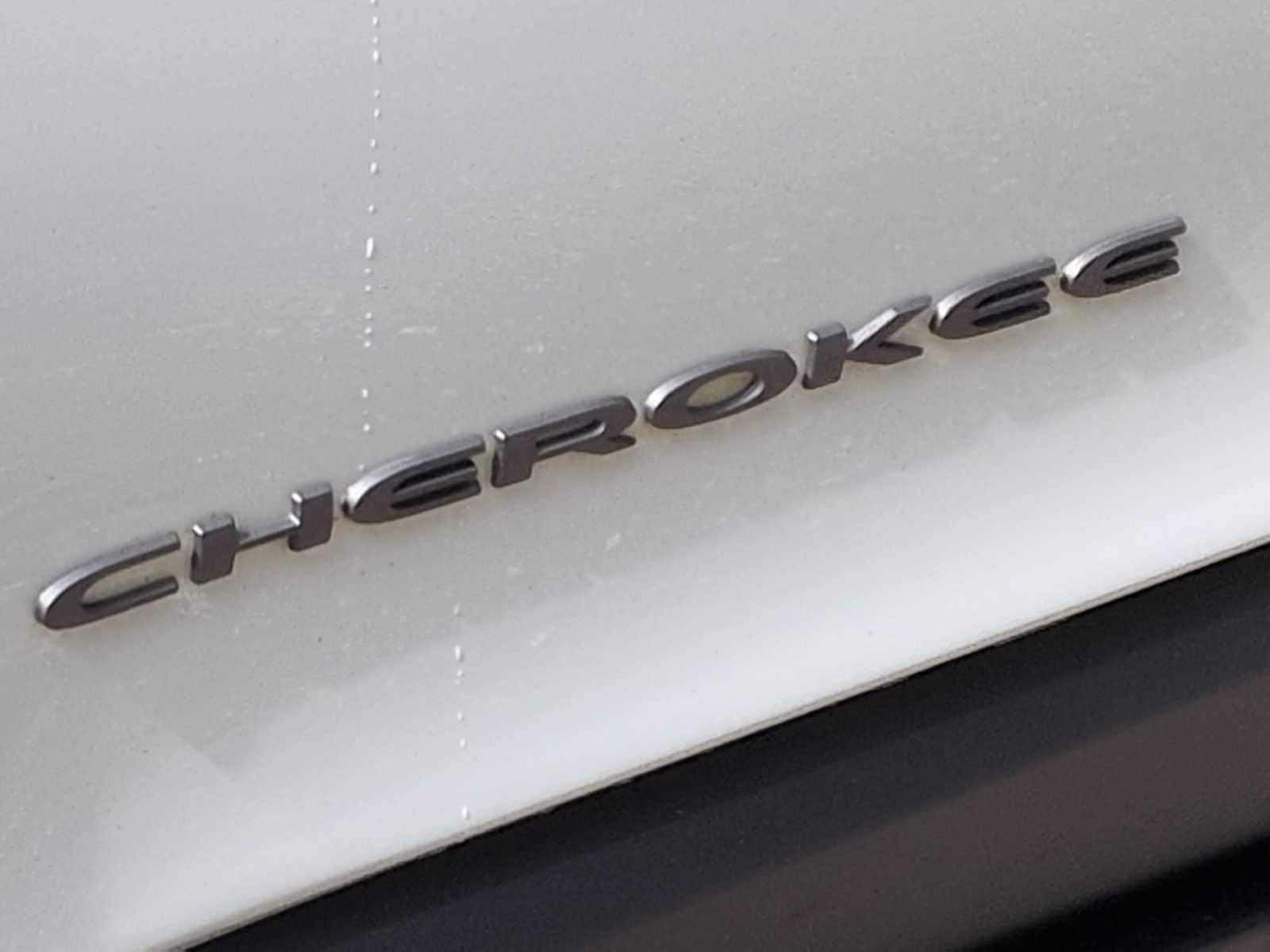 Thumbnail: 2020 Jeep Cherokee - 12