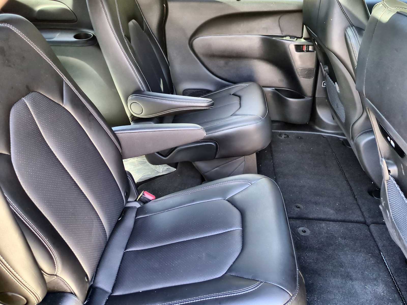 Thumbnail: 2026 Chrysler Pacifica - 21