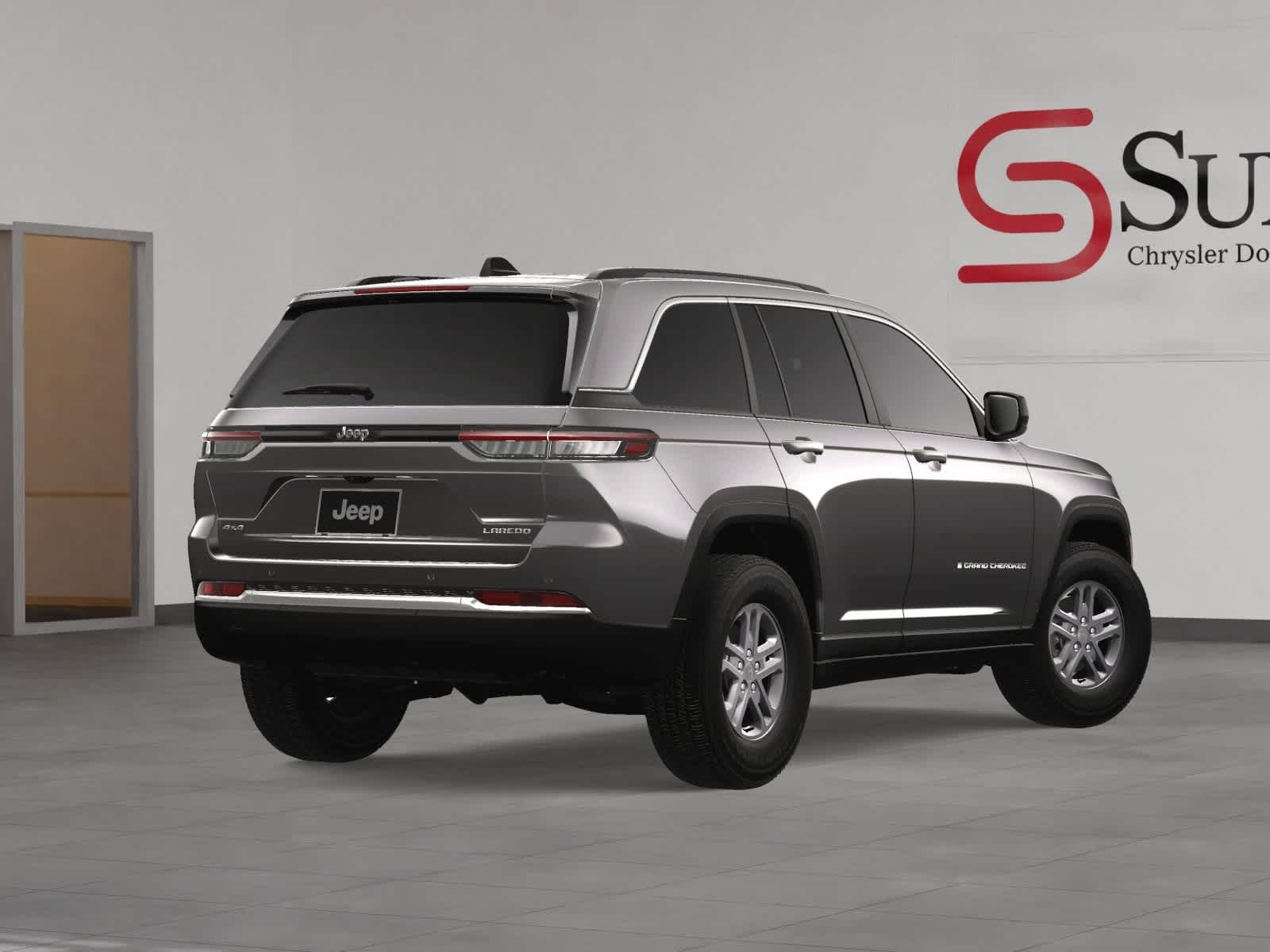 2025 Jeep Grand Cherokee Laredo photo 3