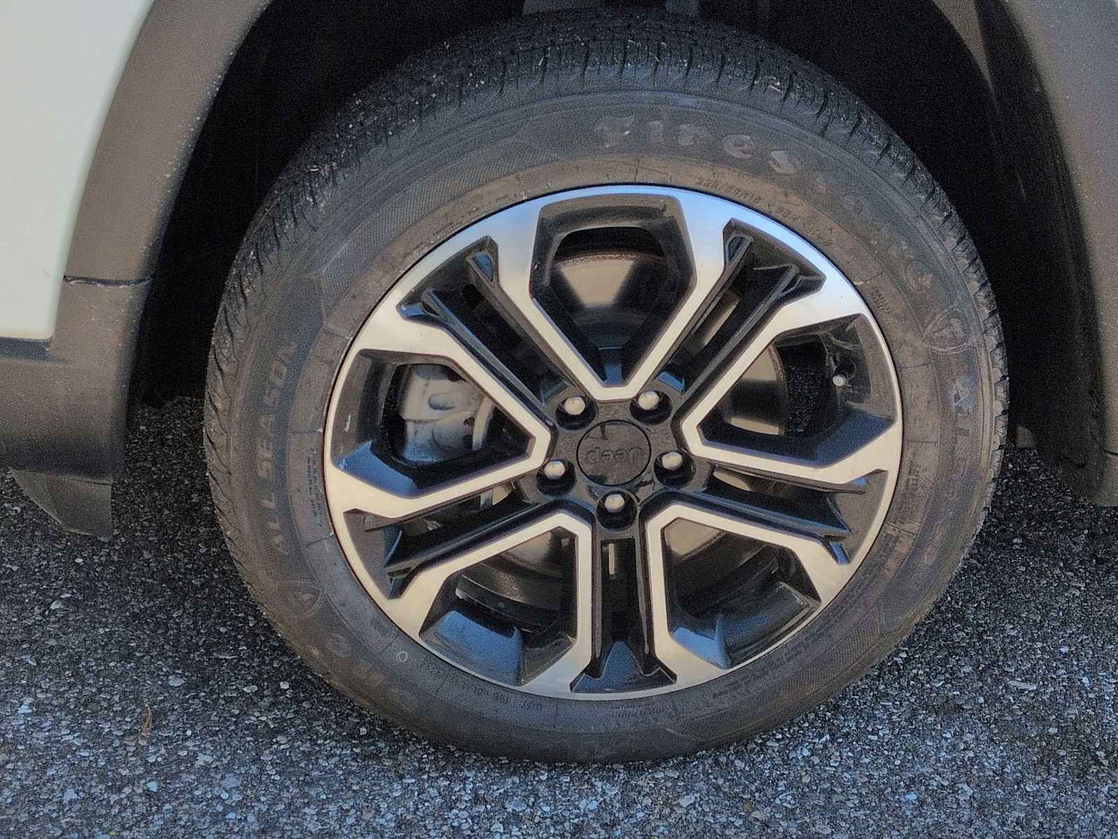 Thumbnail: 2023 Jeep Compass - 14