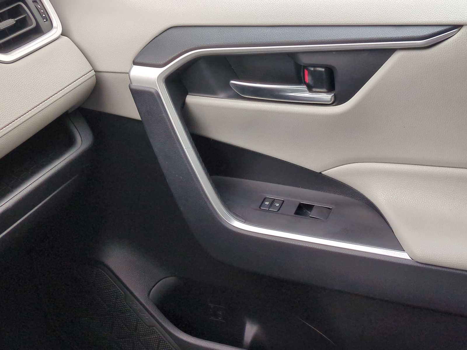 Thumbnail: 2020 Toyota RAV4 - 38