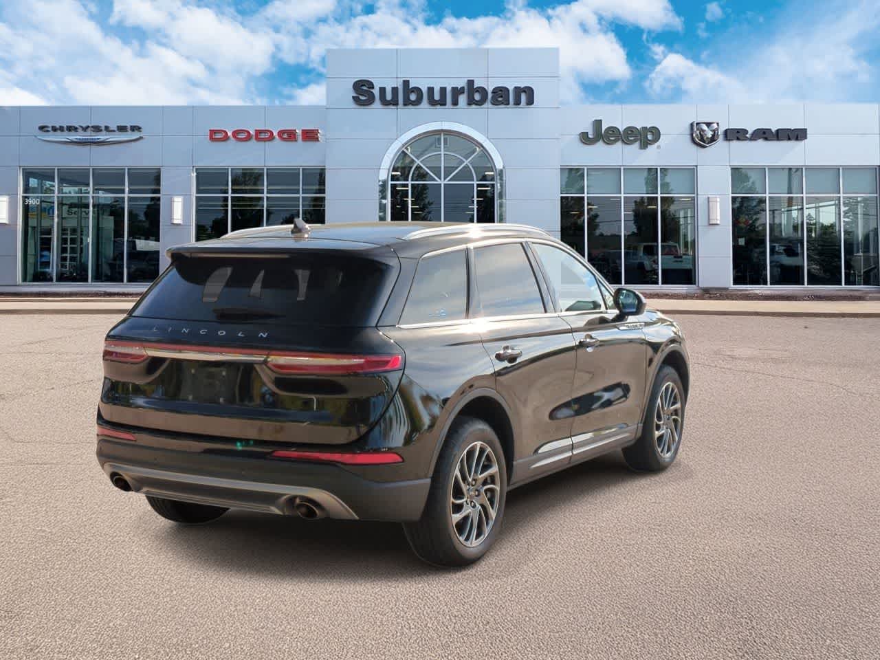 Thumbnail: 2022 Lincoln Corsair - 8