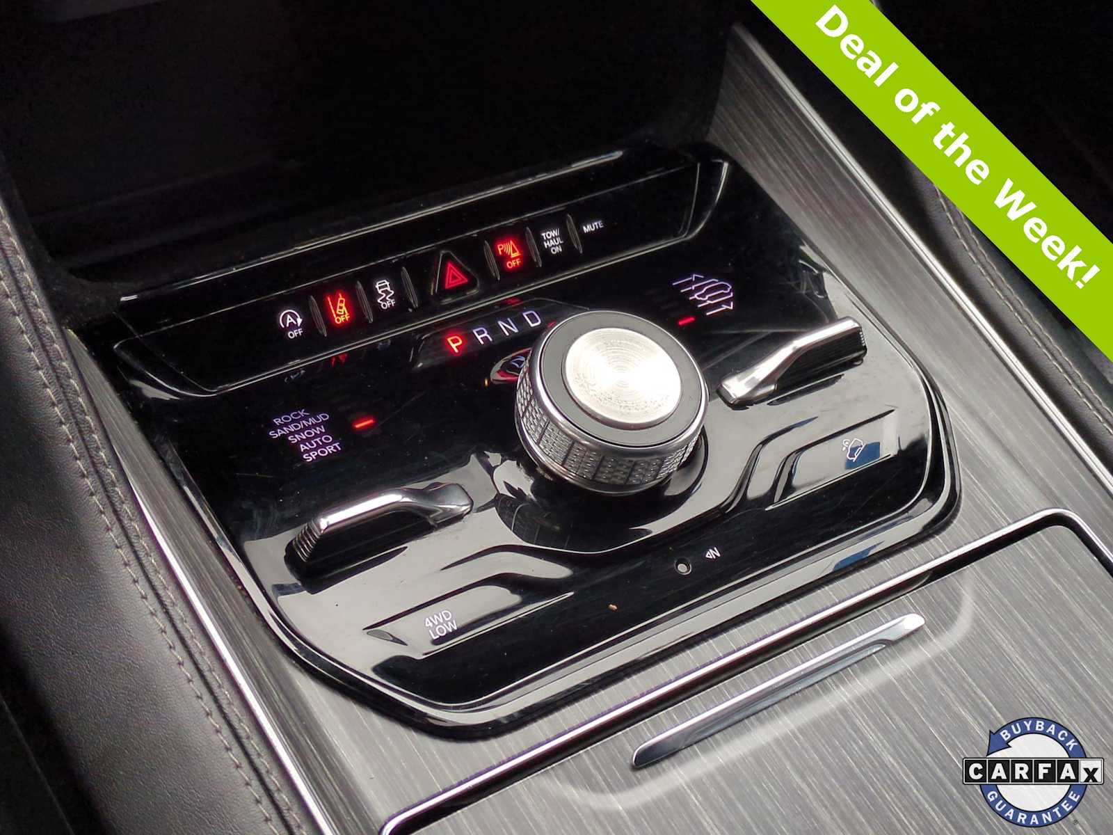 Thumbnail: 2024 Jeep Wagoneer - 32