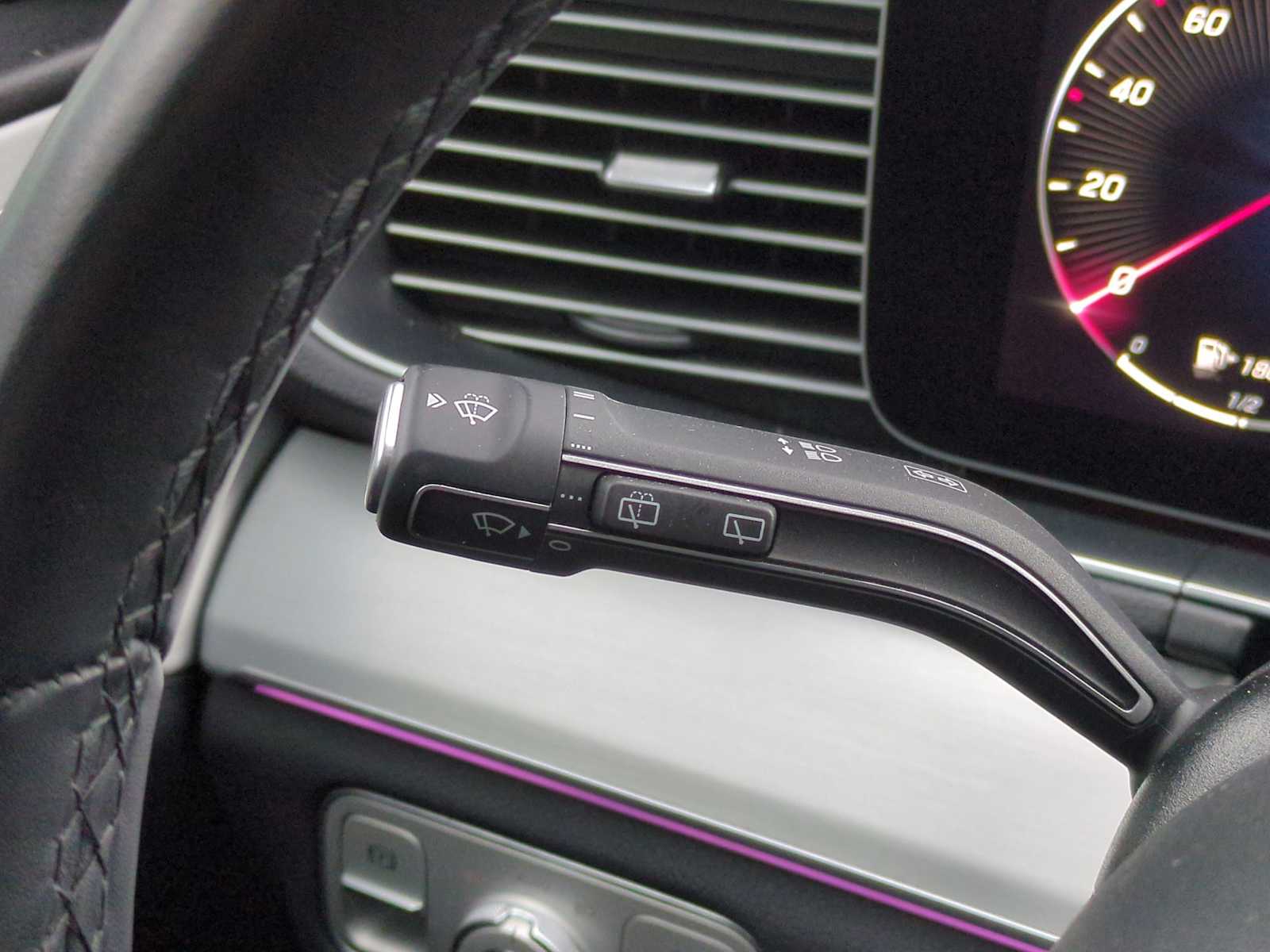 Thumbnail: 2025 Mercedes-Benz GLE - 27