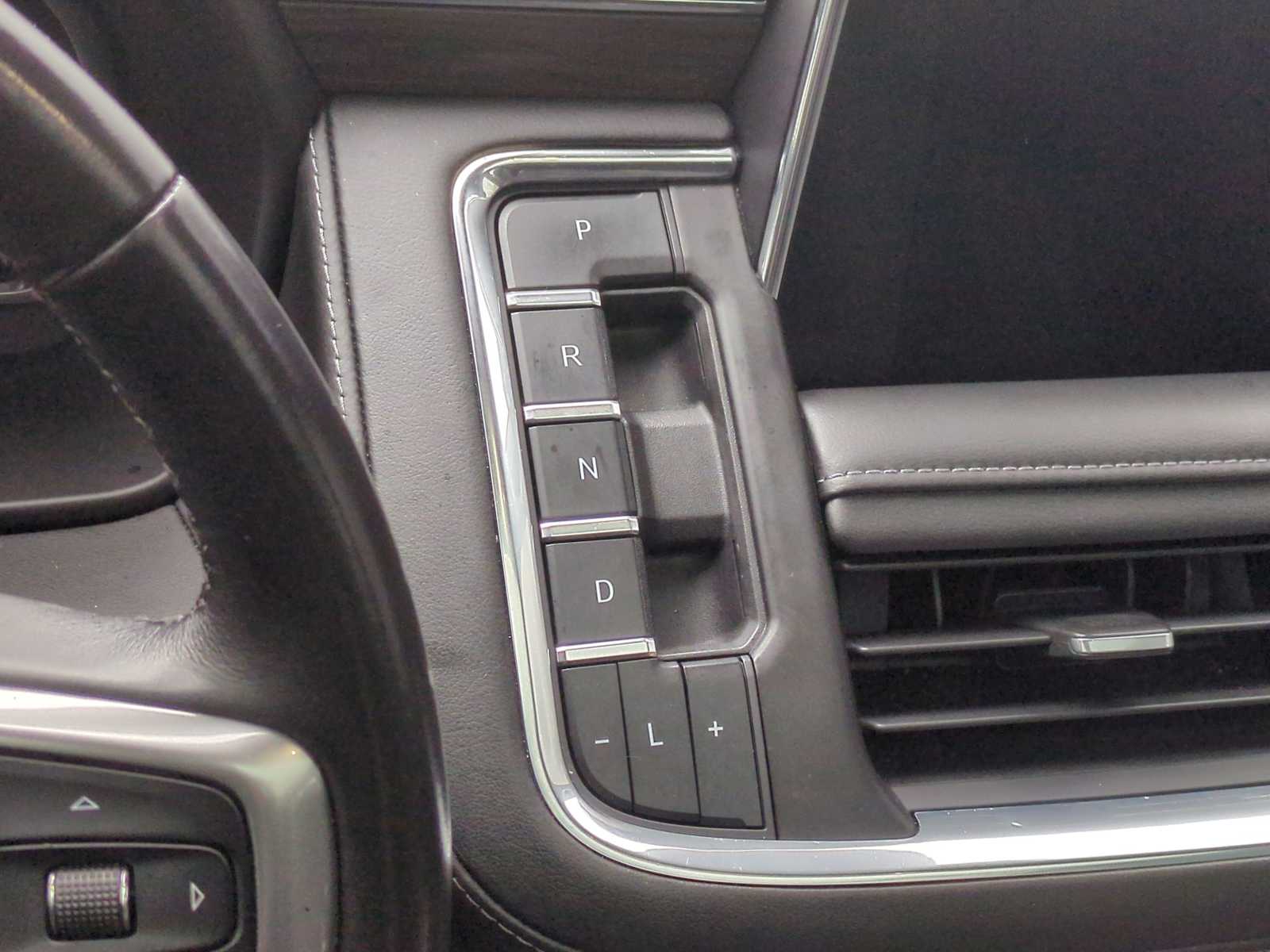 Thumbnail: 2023 Chevrolet Tahoe - 34