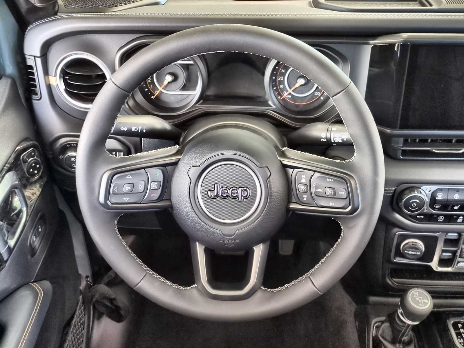 Thumbnail: 2025 Jeep Gladiator - 22