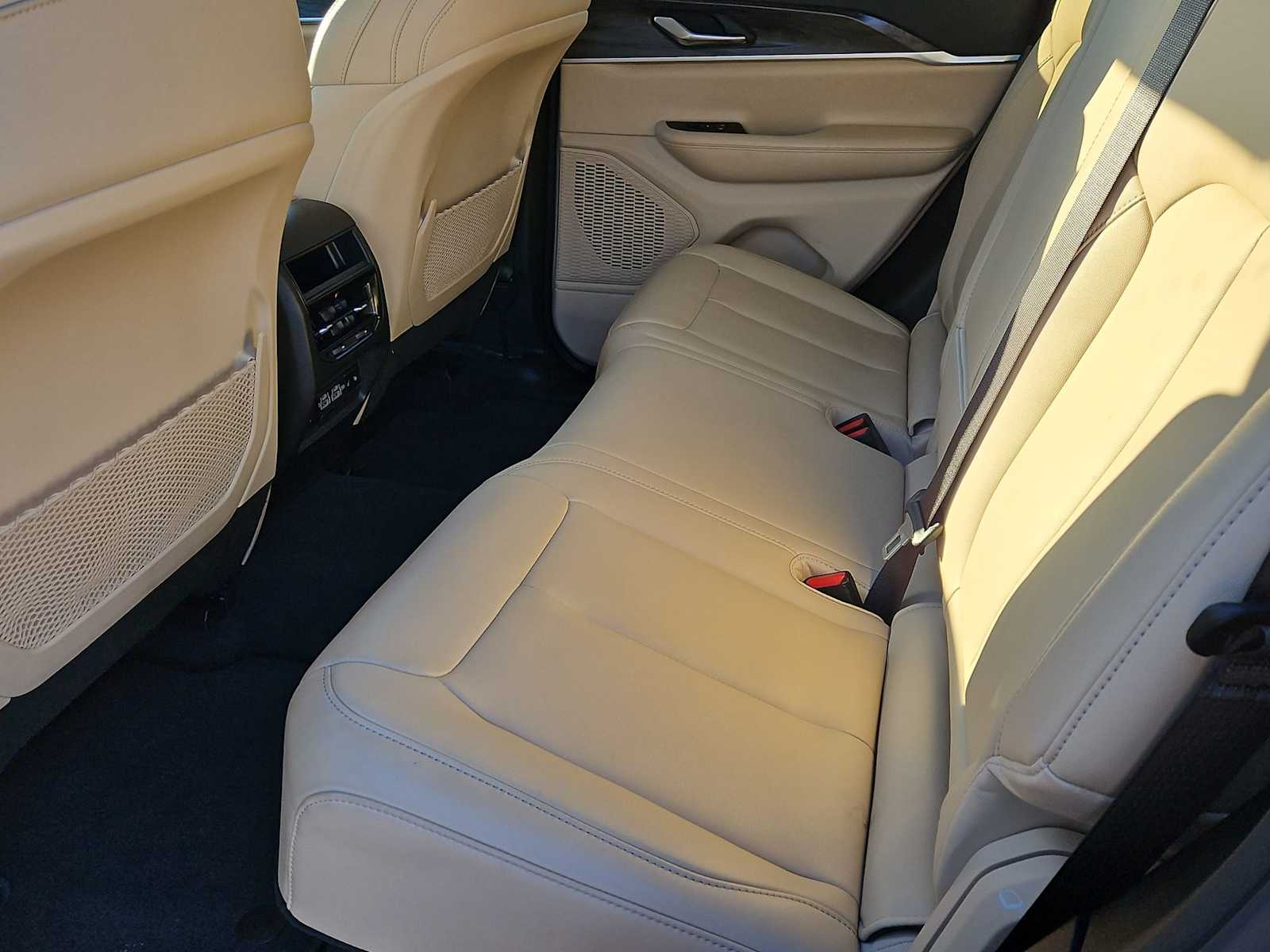 Thumbnail: 2025 Jeep Grand Cherokee - 19