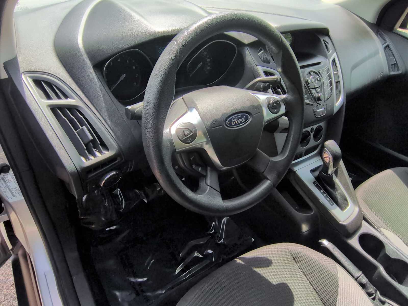 Thumbnail: 2012 Ford Focus - 10