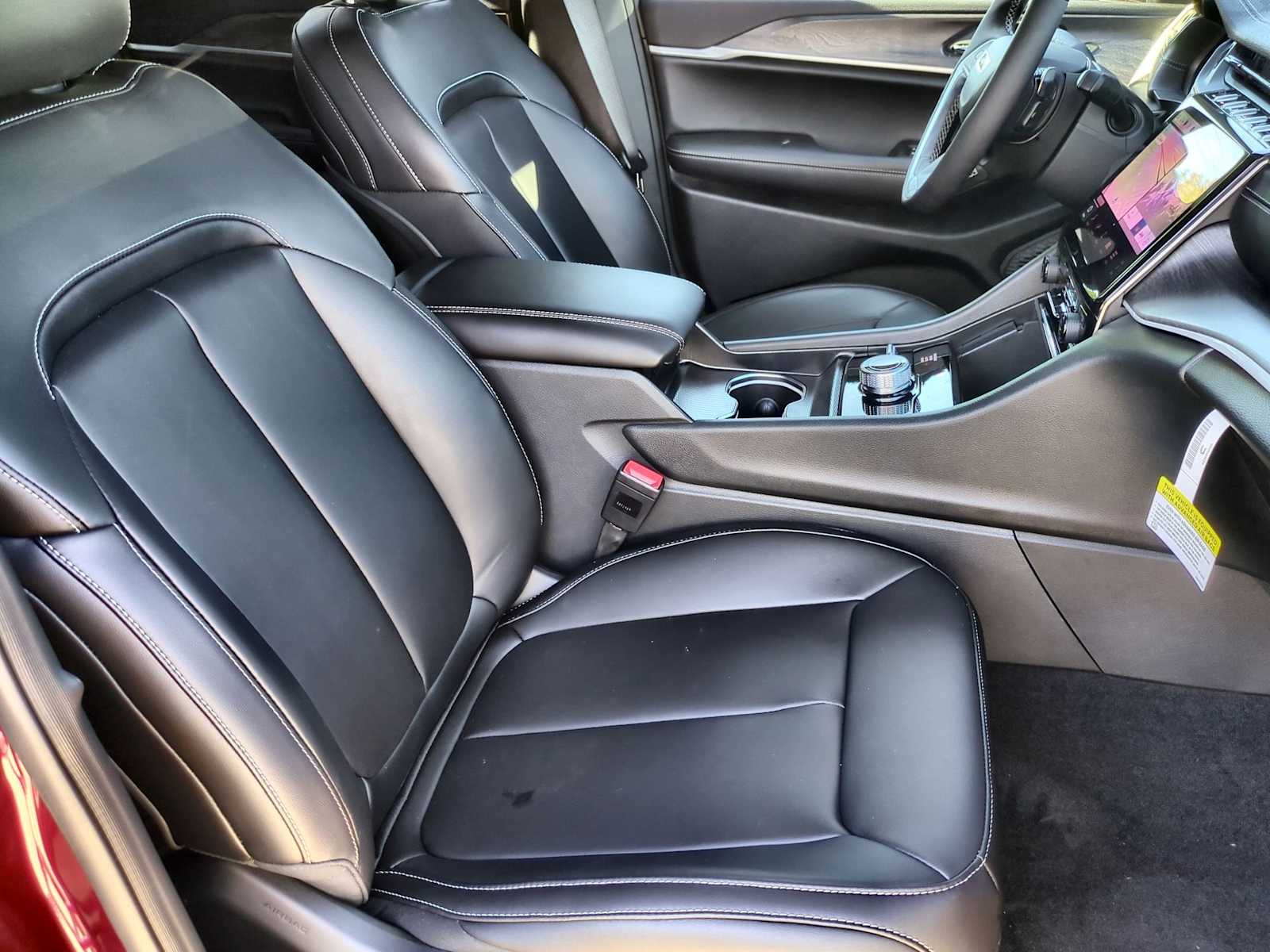 Thumbnail: 2025 Jeep Grand Cherokee - 21