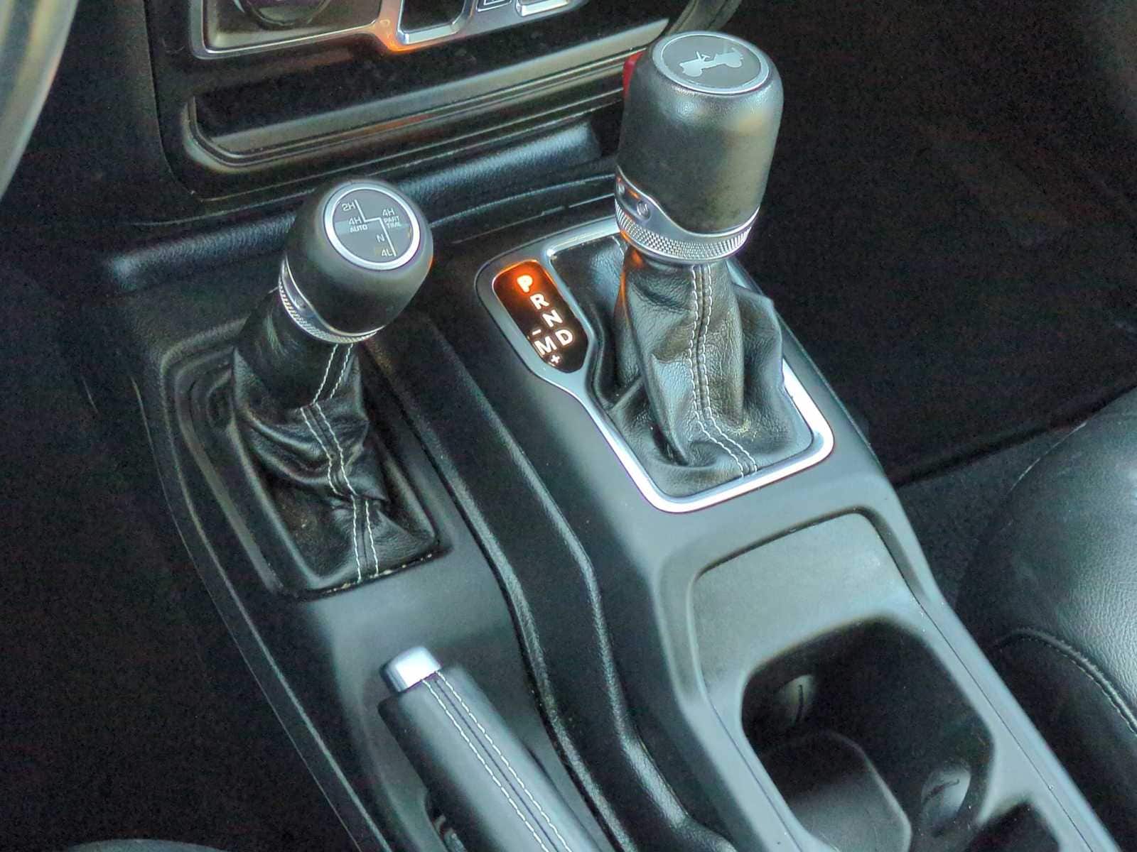 Thumbnail: 2023 Jeep Wrangler - 32