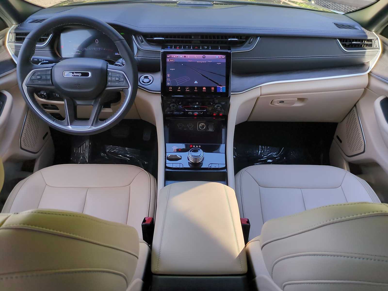 Thumbnail: 2024 Jeep Grand Cherokee - 16