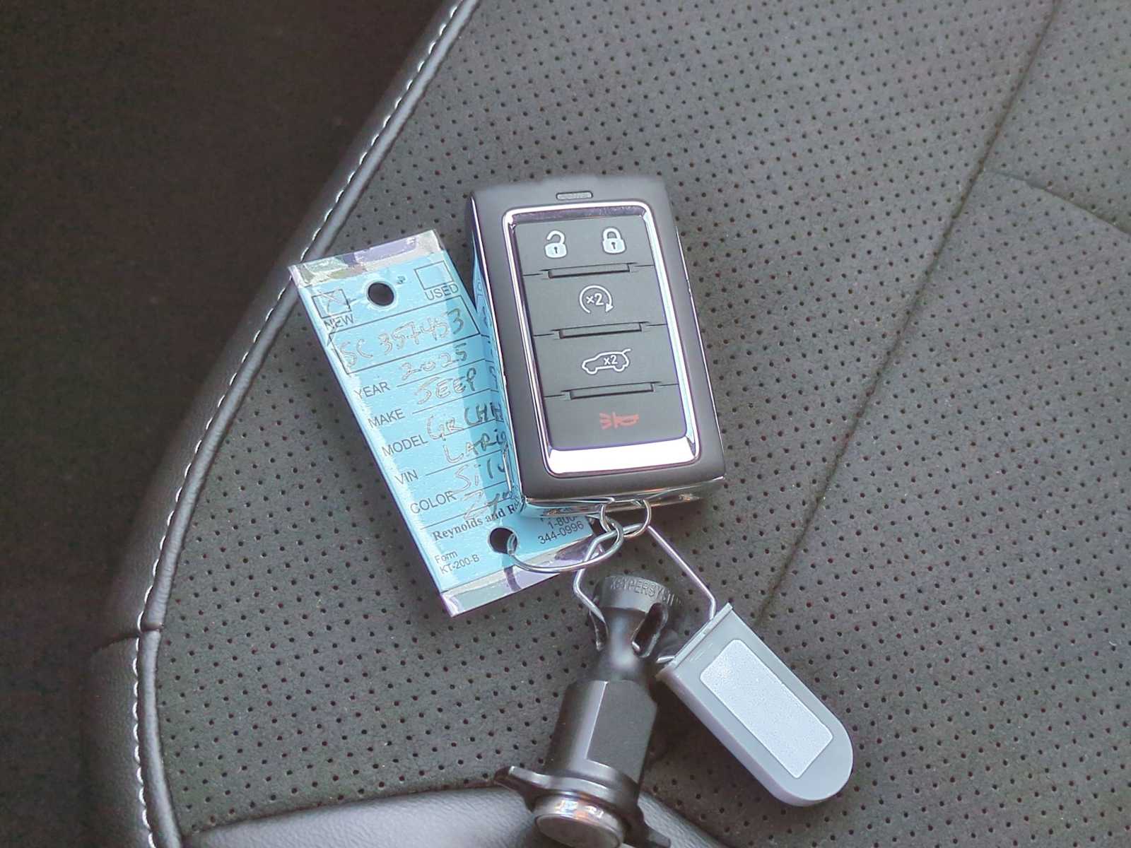 Thumbnail: 2025 Jeep Grand Cherokee - 33