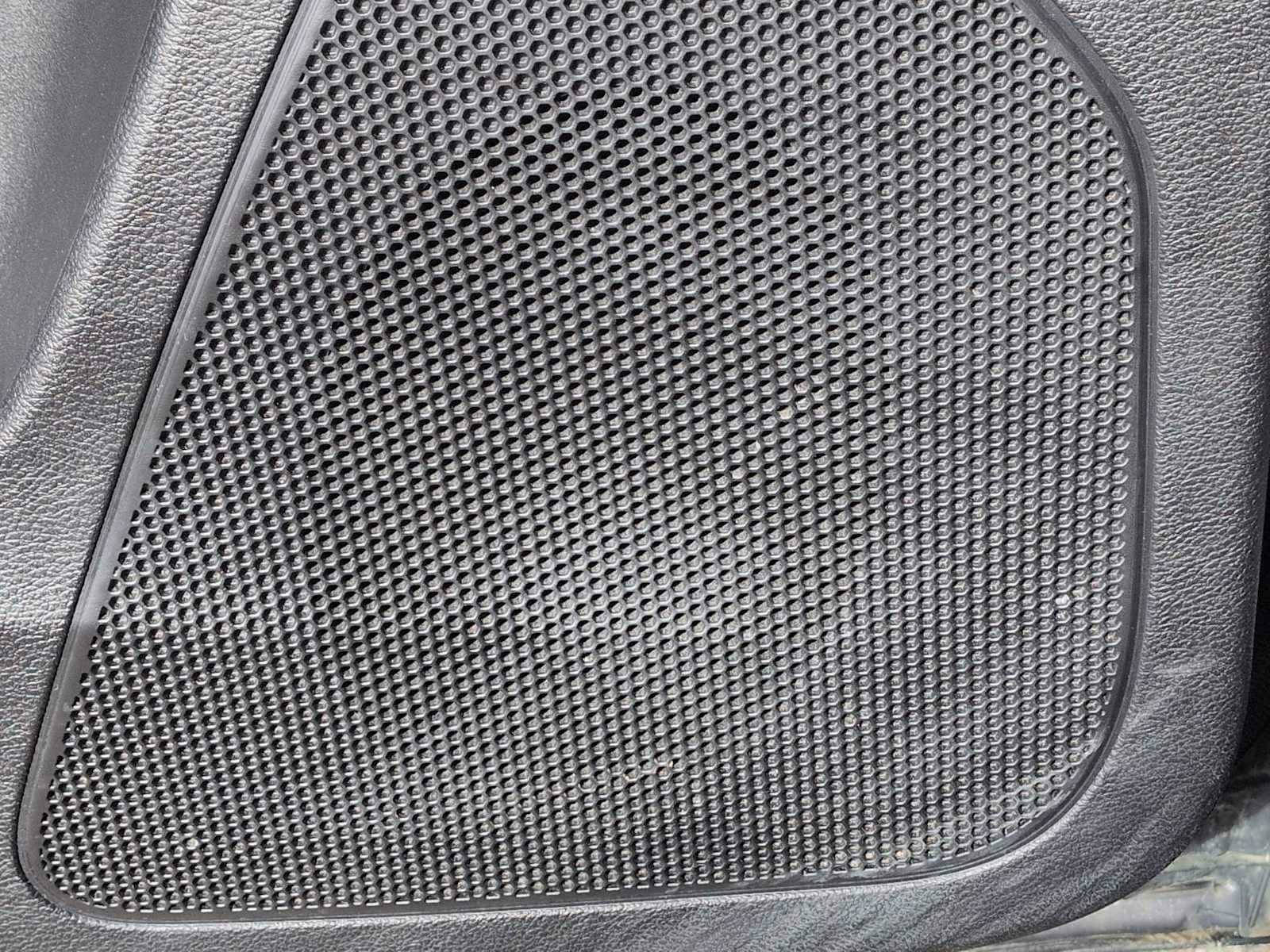 Thumbnail: 2017 Jeep Cherokee - 31