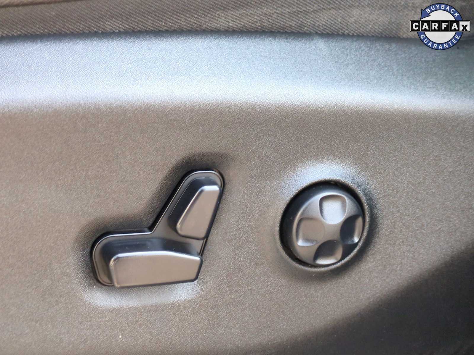 Thumbnail: 2019 Chrysler Pacifica - 18