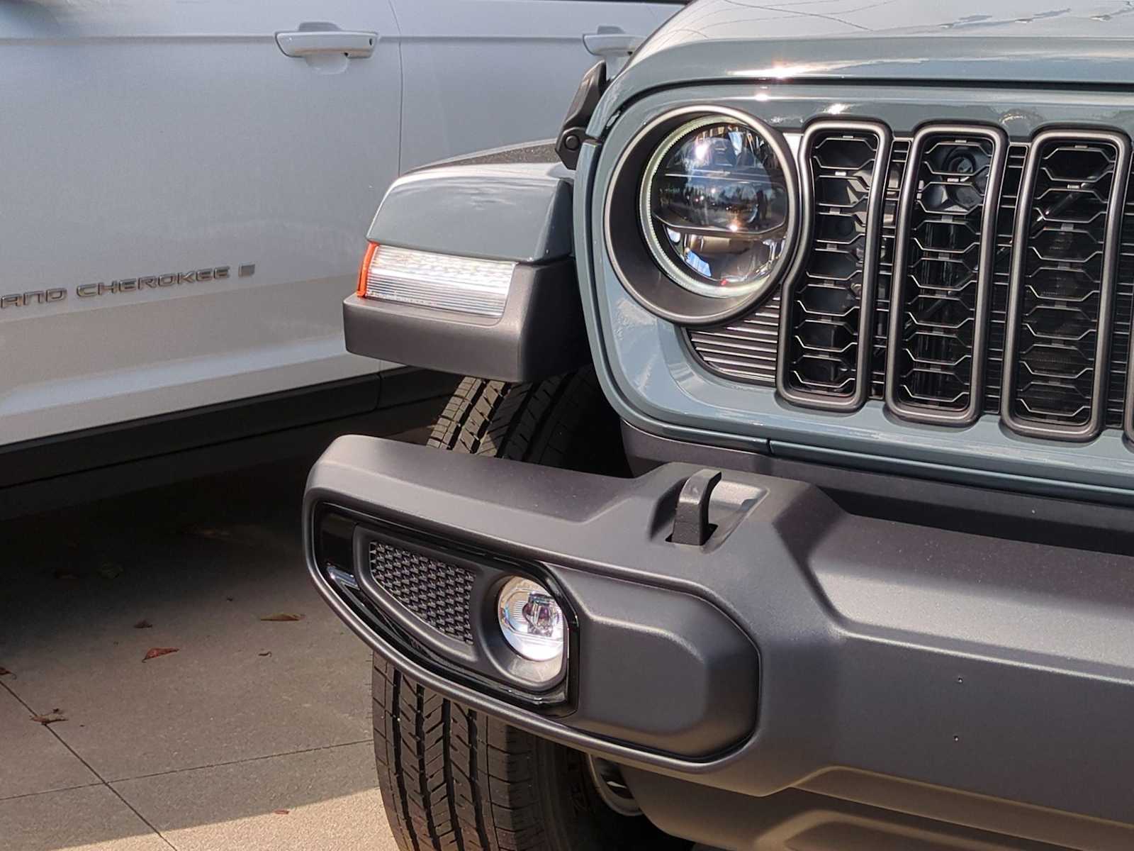 Thumbnail: 2025 Jeep Gladiator - 11