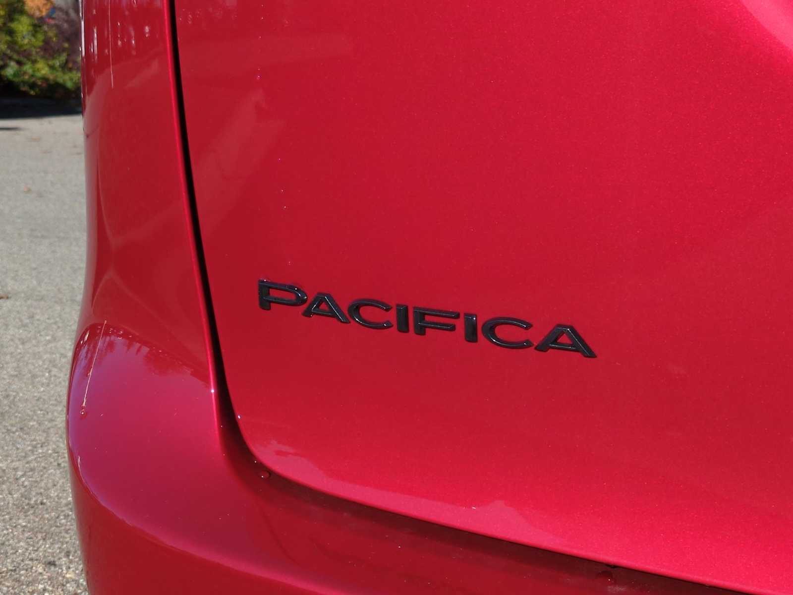 Thumbnail: 2026 Chrysler Pacifica - 13