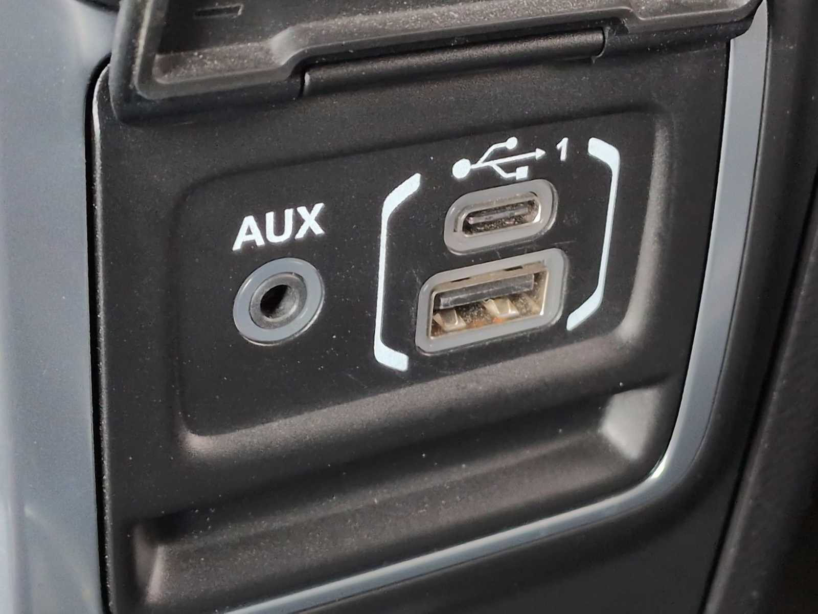 Thumbnail: 2018 Jeep Wrangler - 30