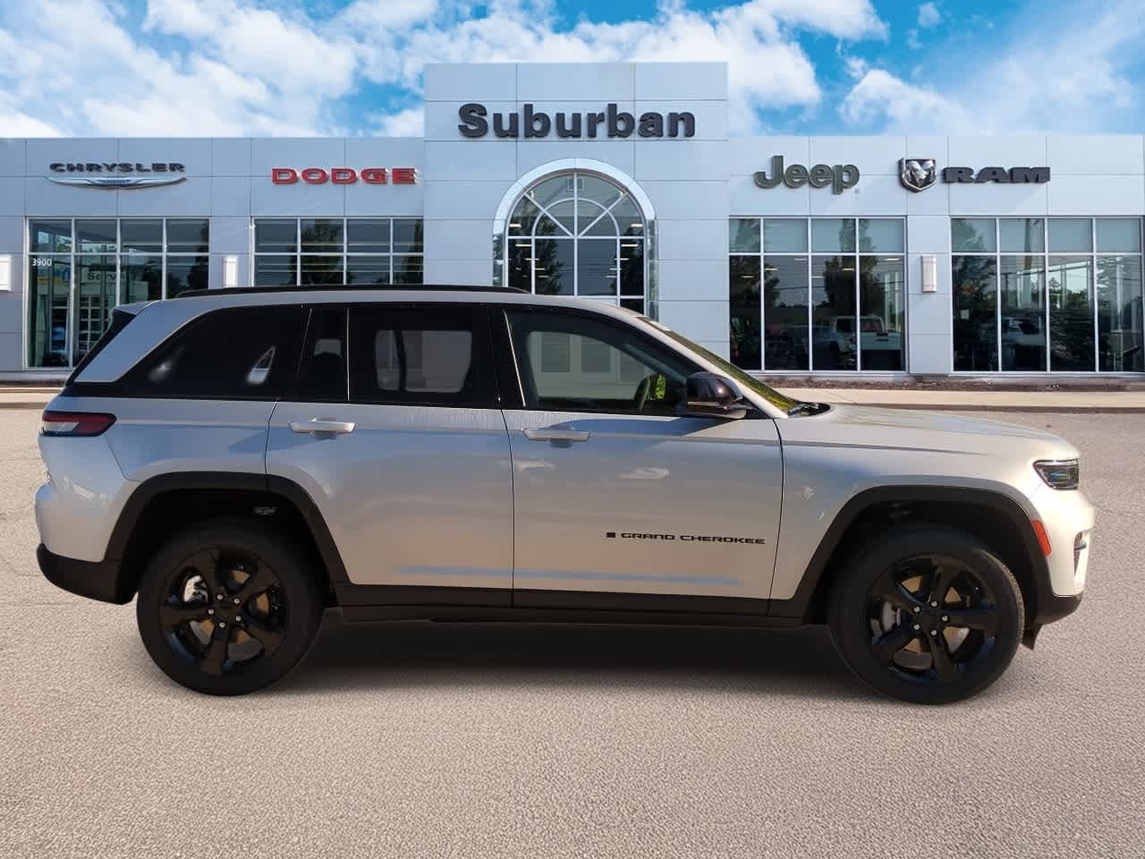 Thumbnail: 2025 Jeep Grand Cherokee - 9