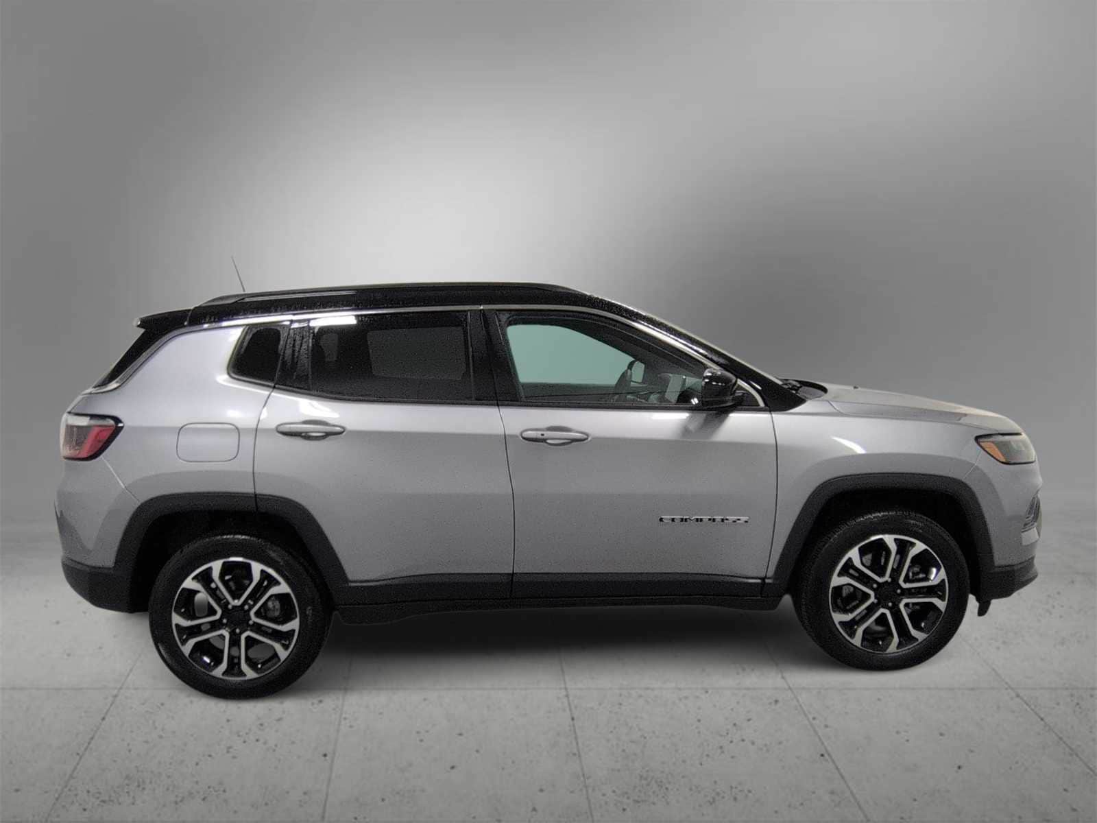 Thumbnail: 2023 Jeep Compass - 9