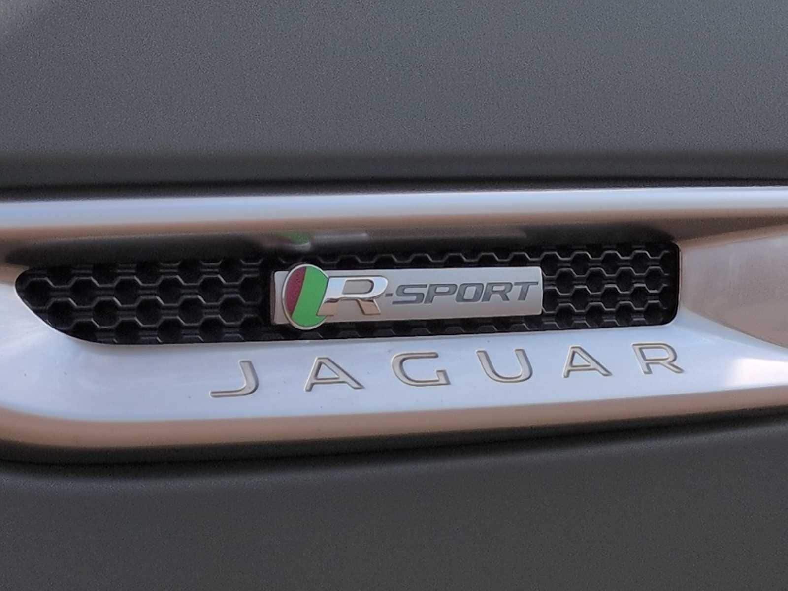 Thumbnail: 2016 Jaguar XF - 12