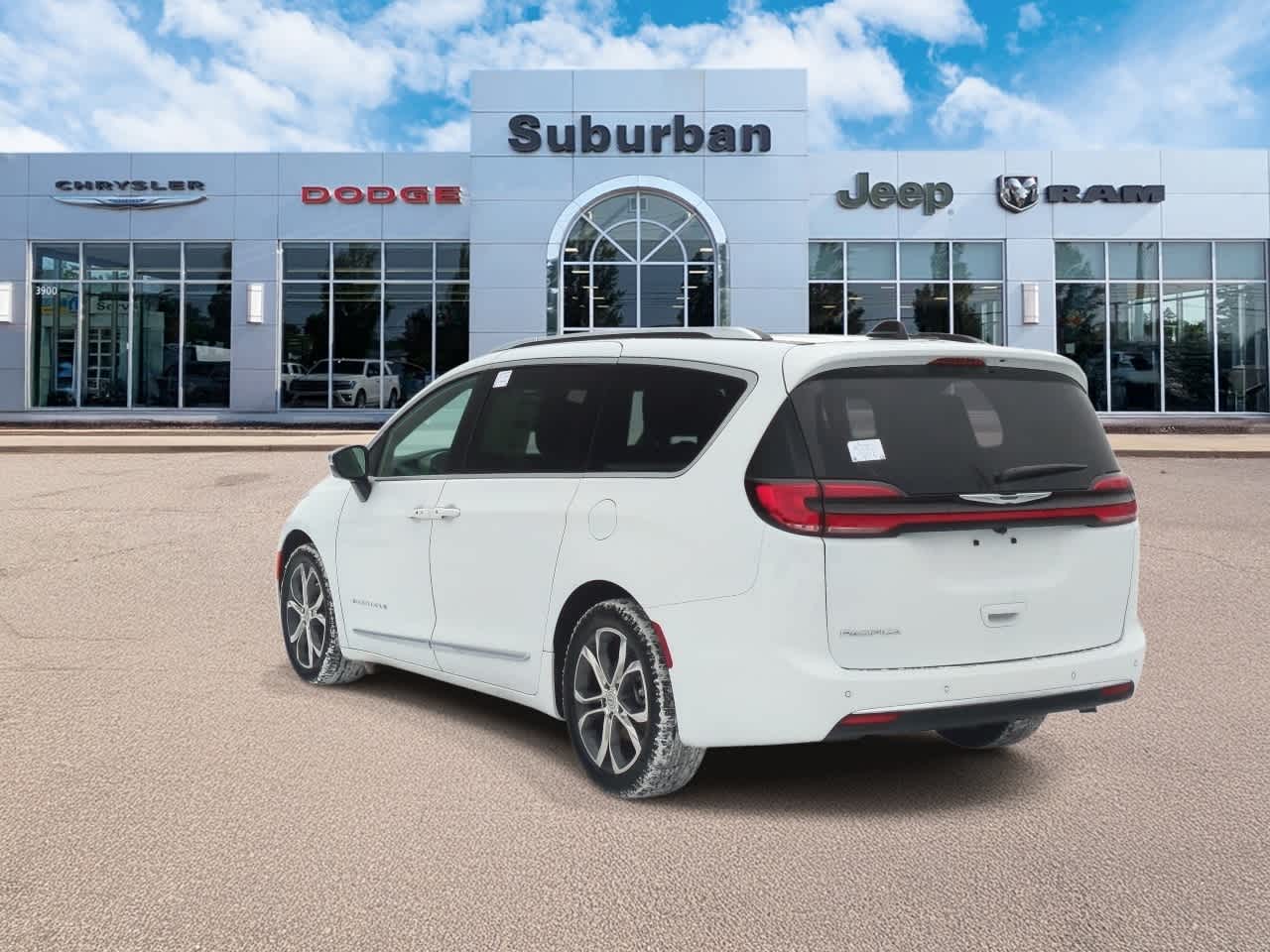 Thumbnail: 2026 Chrysler Pacifica - 6